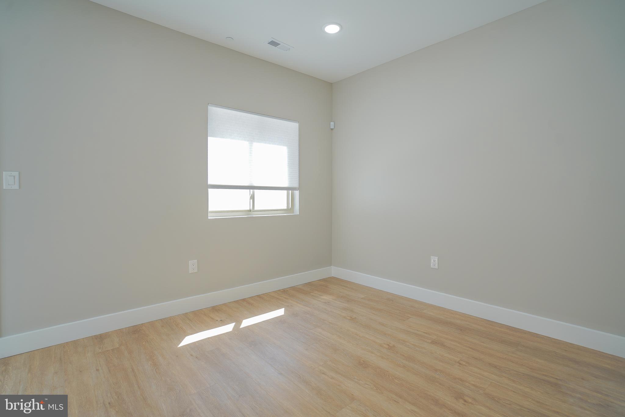 OLDE KENSINGTON - Residential Lease