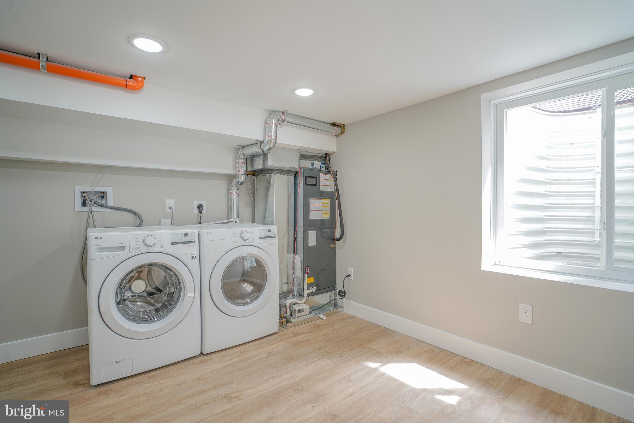 OLDE KENSINGTON - Residential Lease
