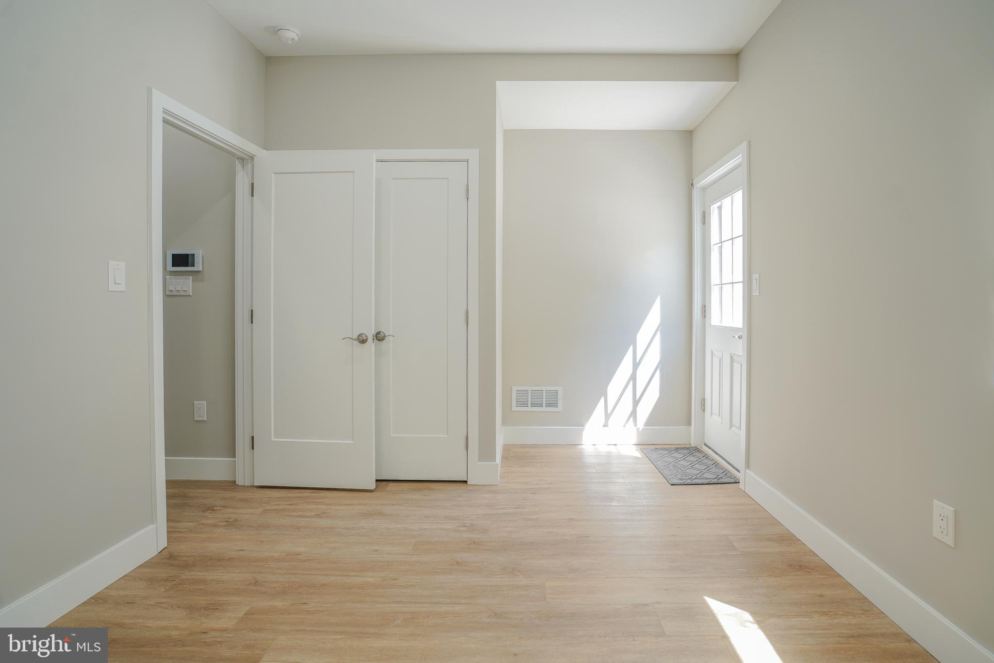 OLDE KENSINGTON - Residential Lease