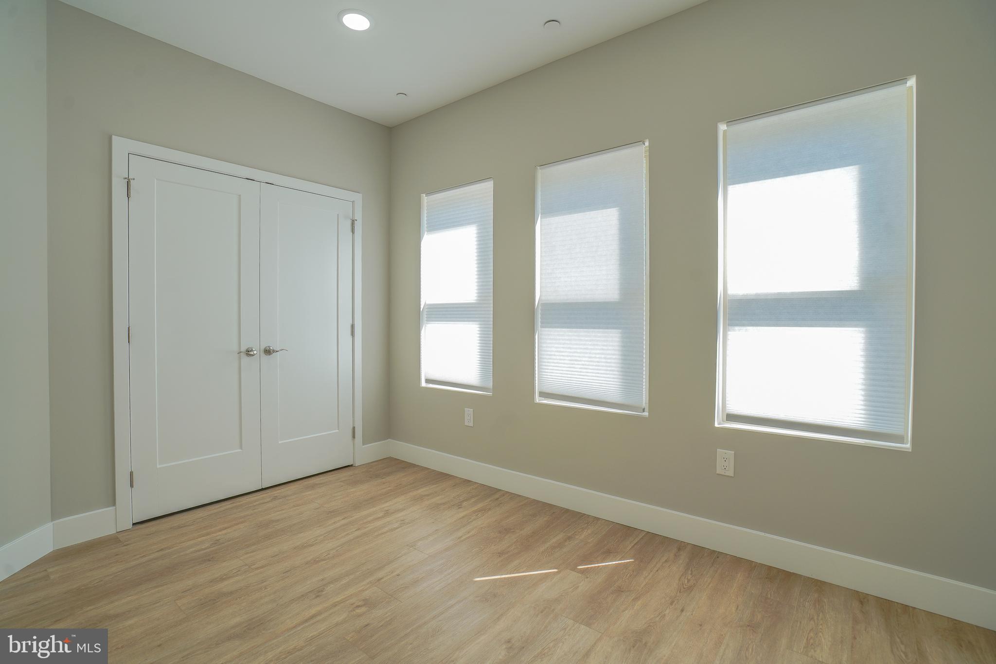 OLDE KENSINGTON - Residential Lease