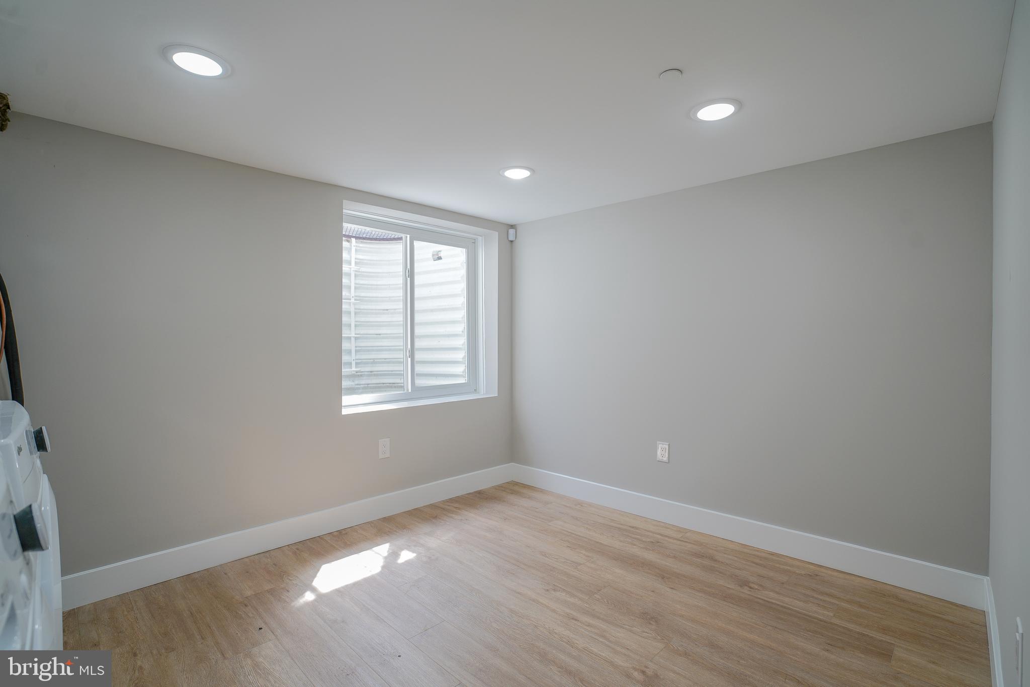 OLDE KENSINGTON - Residential Lease
