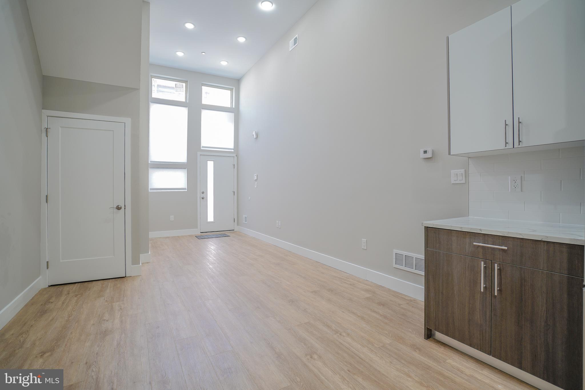 OLDE KENSINGTON - Residential Lease