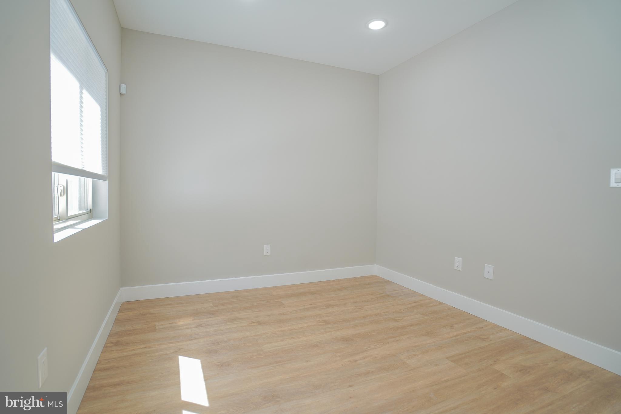 OLDE KENSINGTON - Residential Lease
