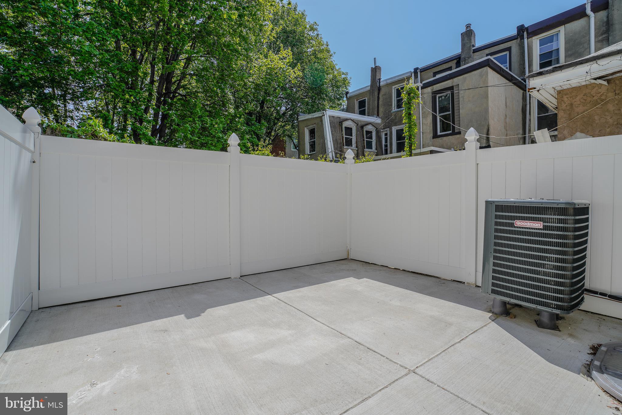 OLDE KENSINGTON - Residential Lease