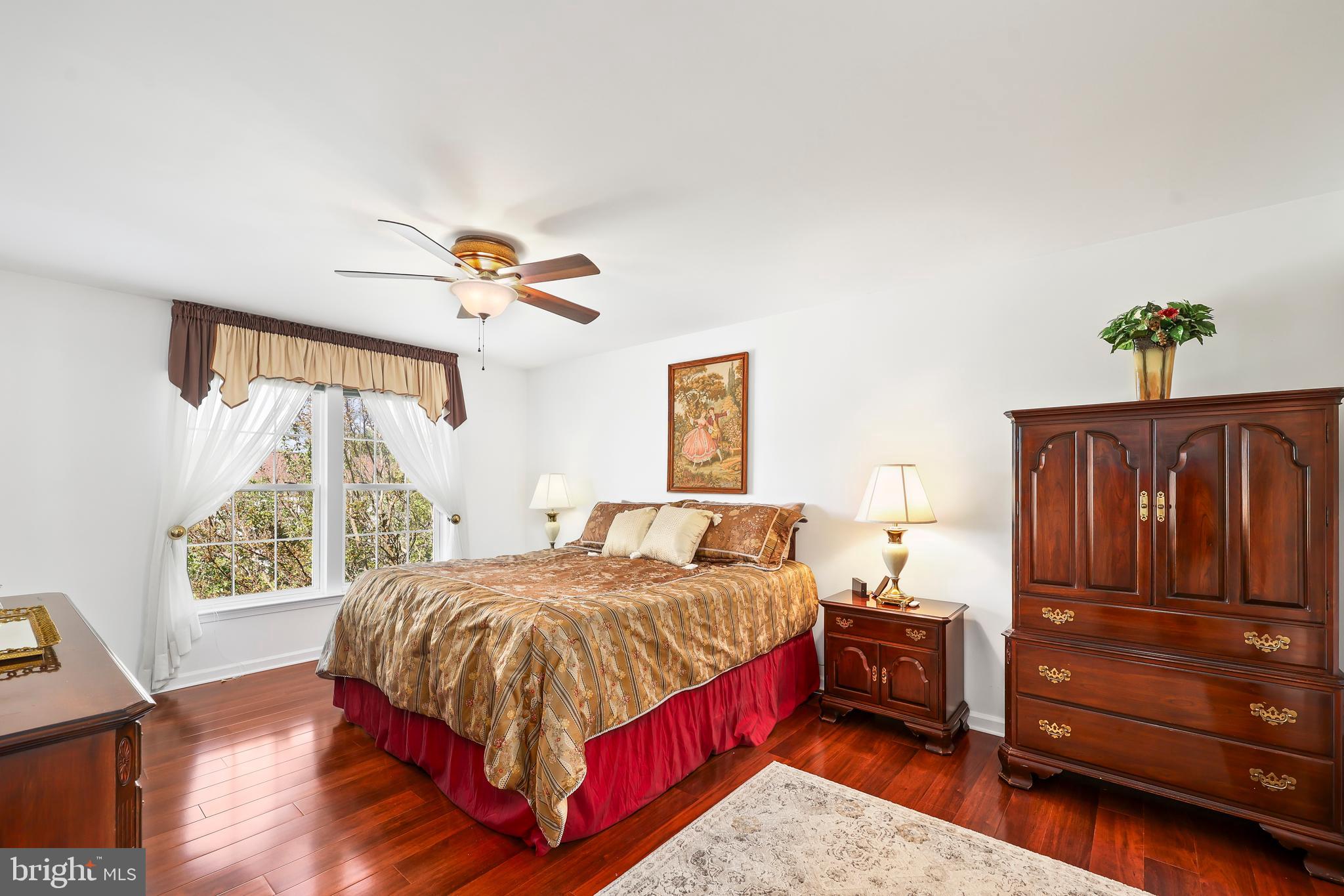 ASHBURN VILLAGE - Residential