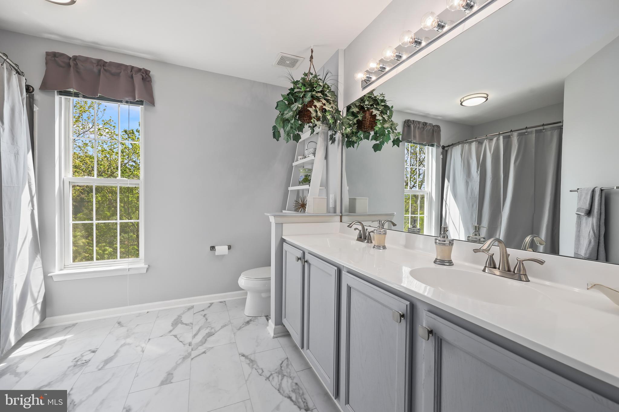 ASHBURN VILLAGE - Residential