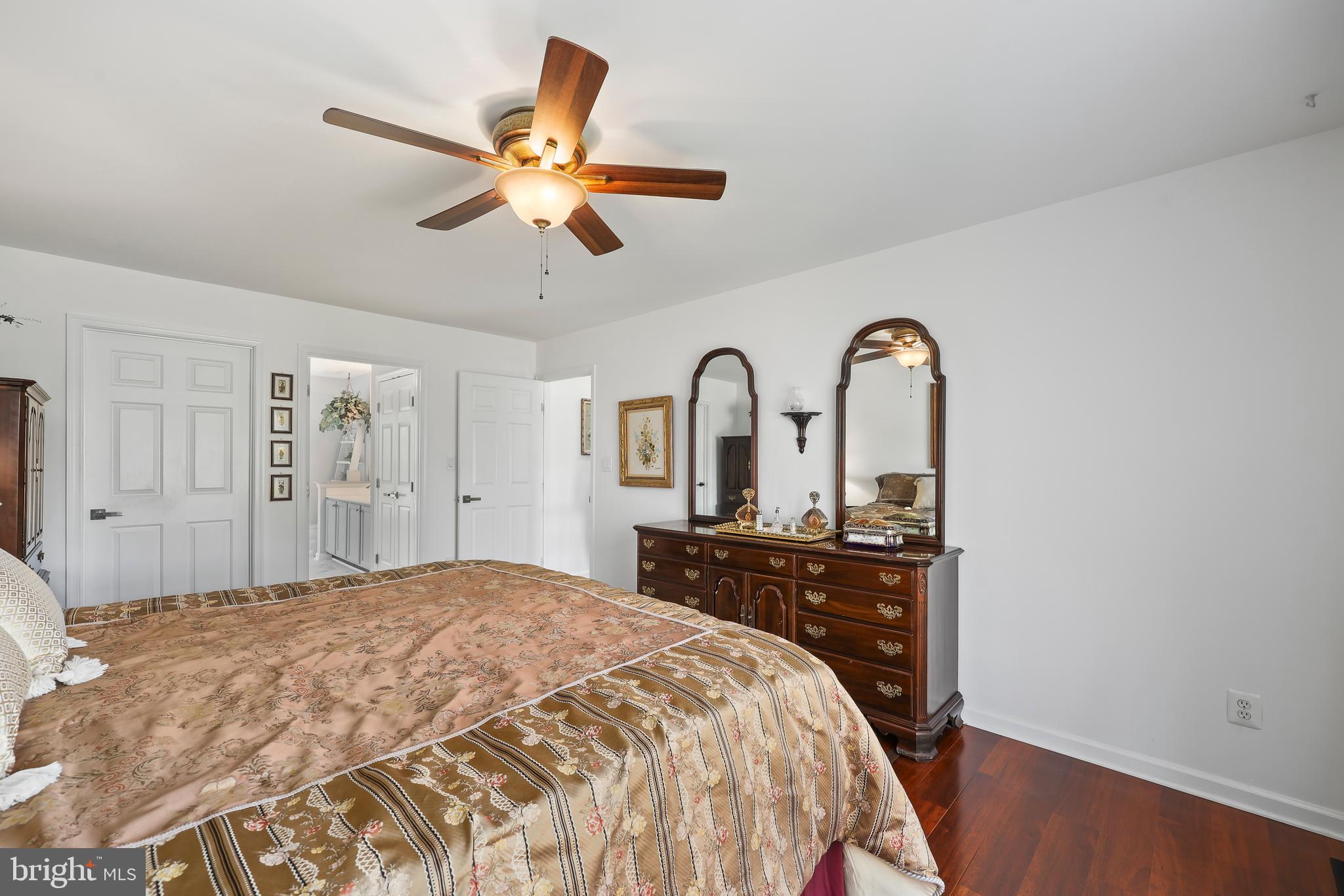 ASHBURN VILLAGE - Residential