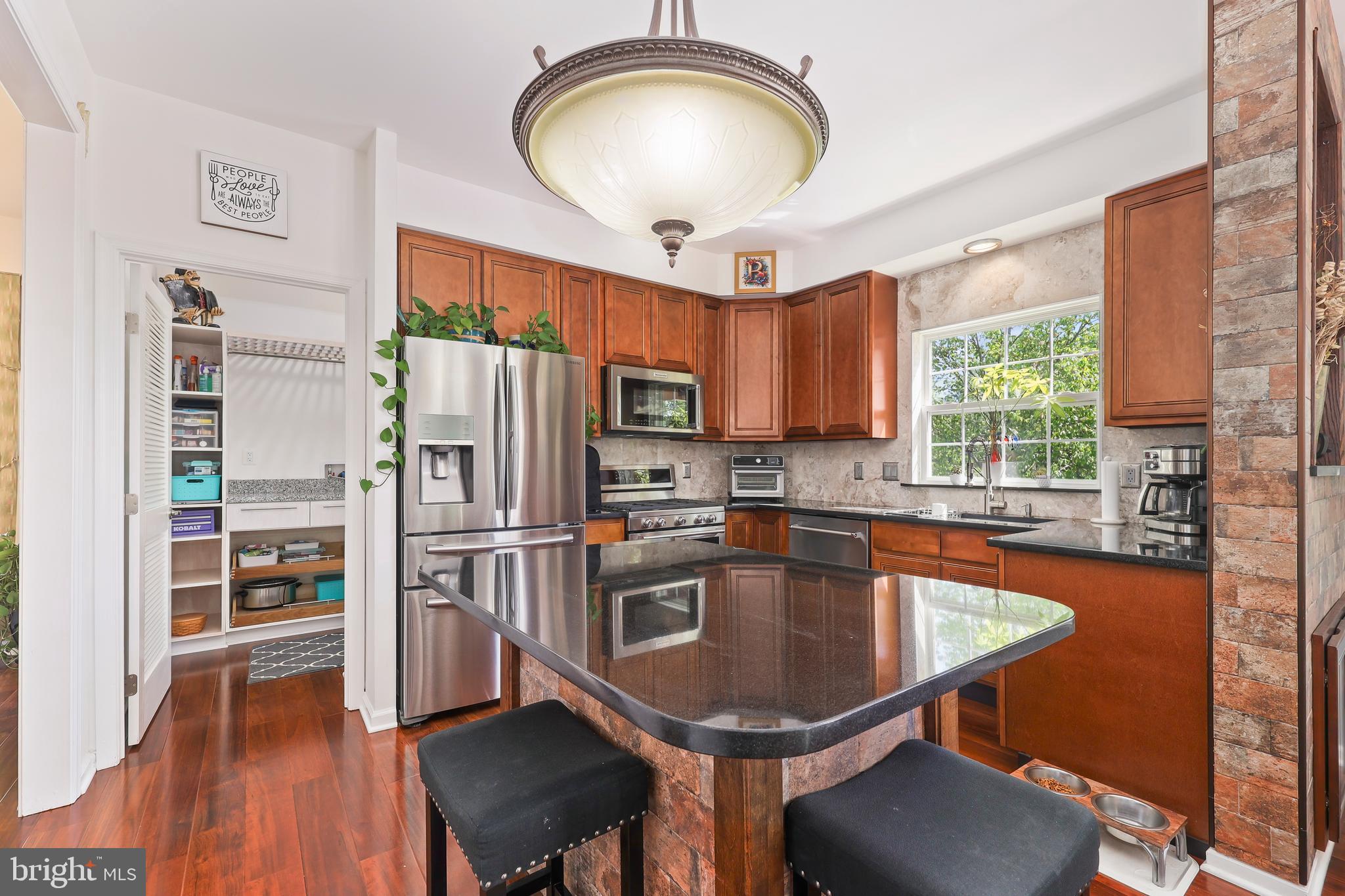 ASHBURN VILLAGE - Residential