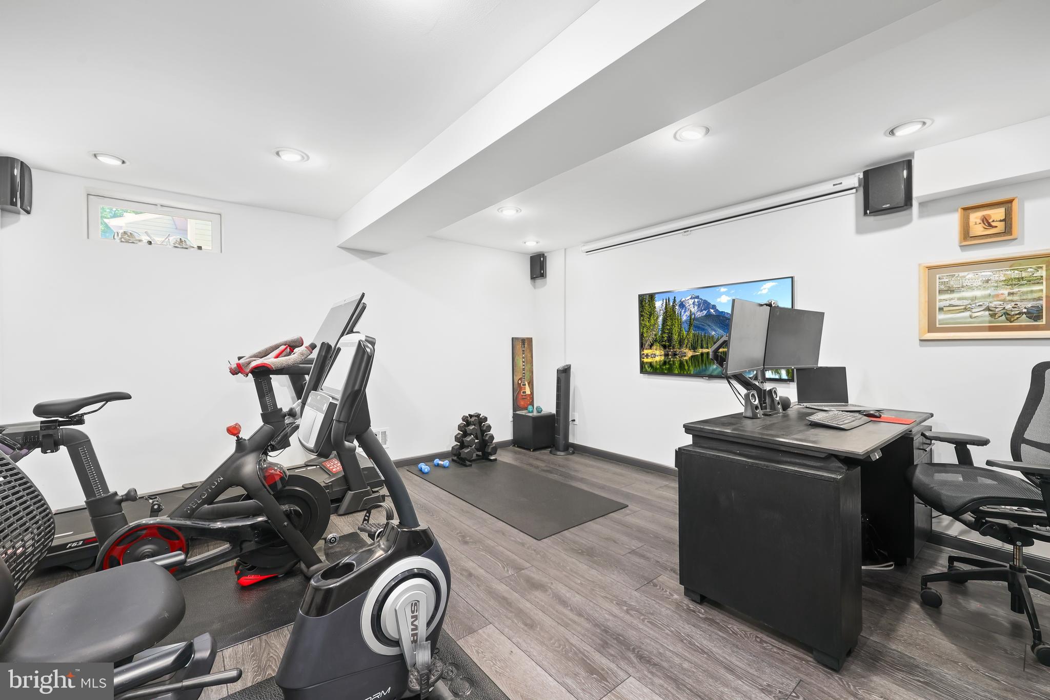 ASHBURN VILLAGE - Residential