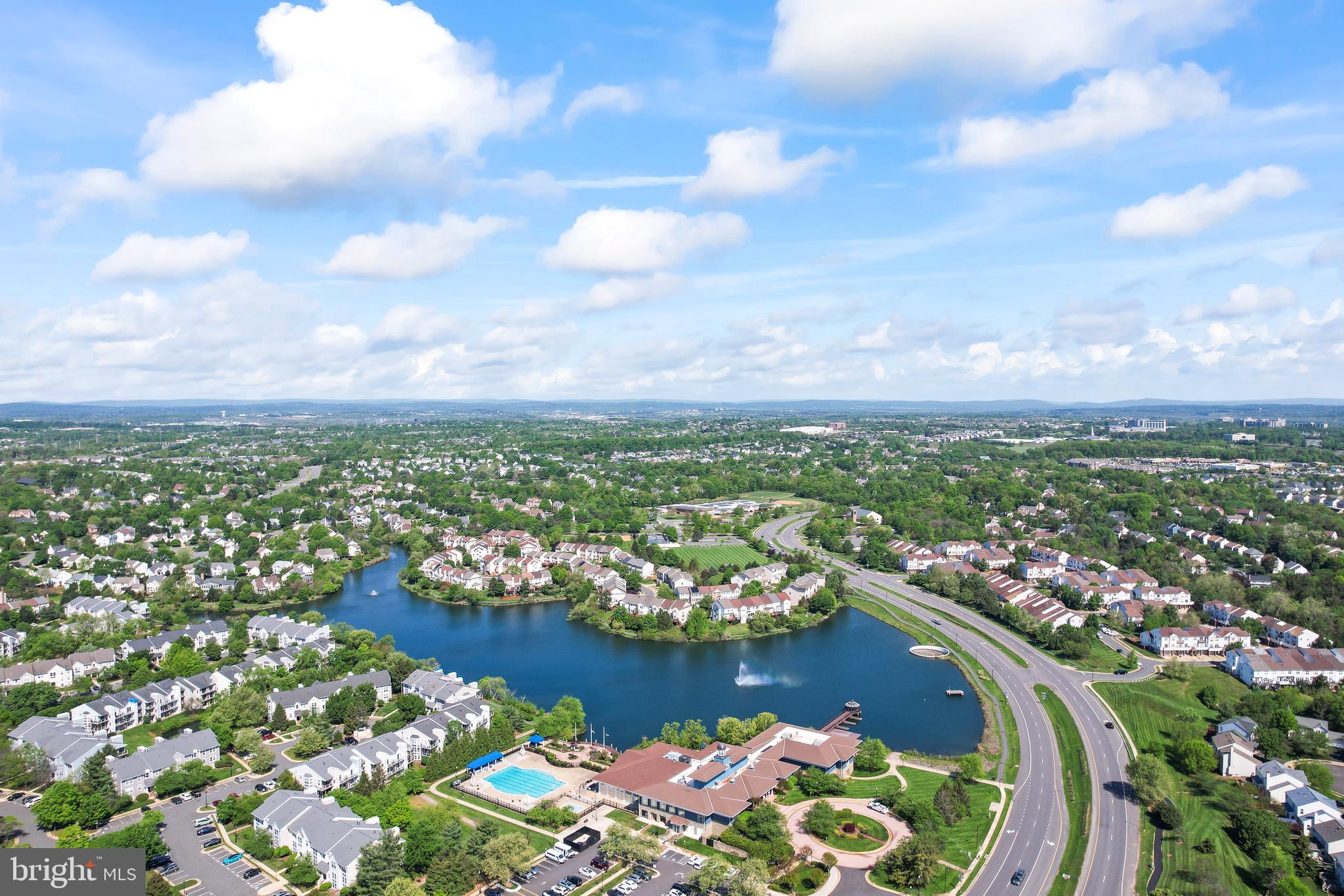 ASHBURN VILLAGE - Residential