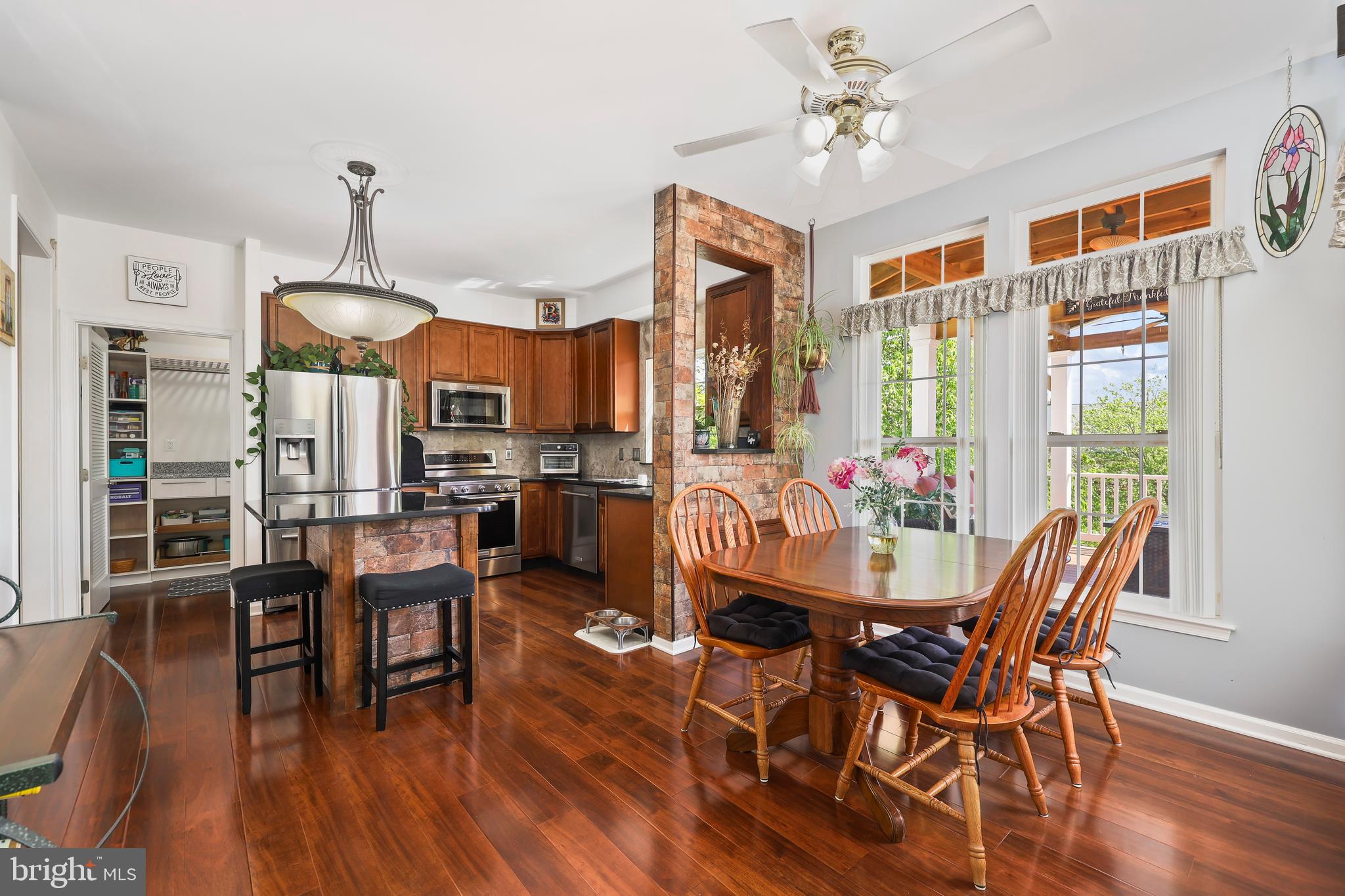 ASHBURN VILLAGE - Residential