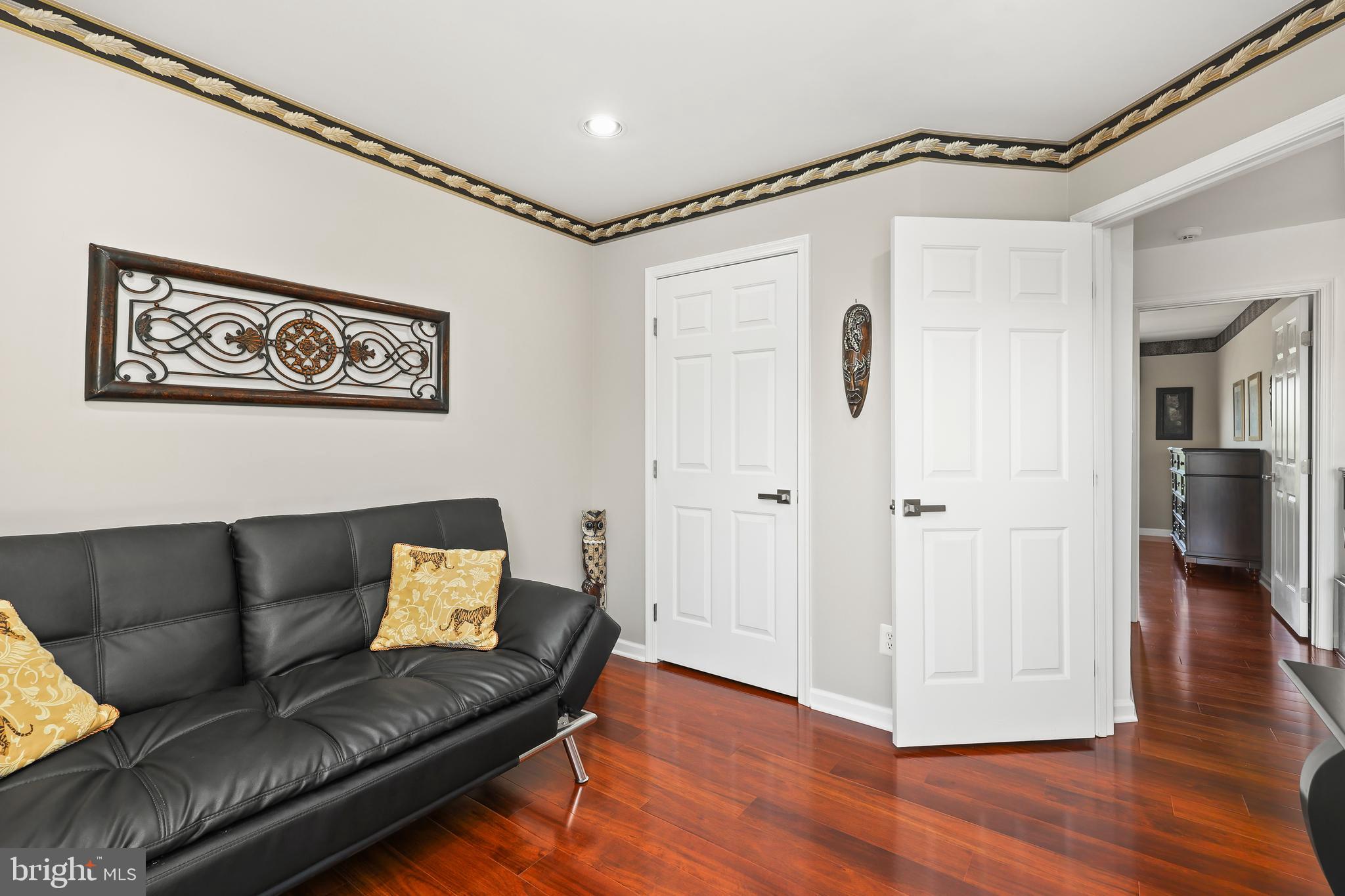 ASHBURN VILLAGE - Residential