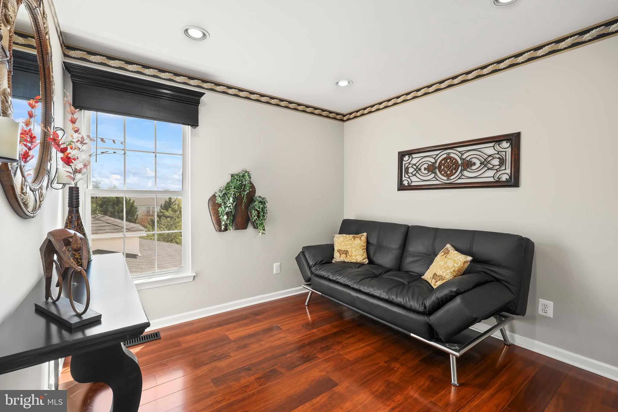 ASHBURN VILLAGE - Residential