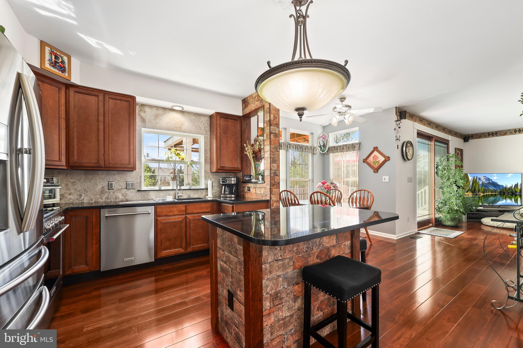 ASHBURN VILLAGE - Residential