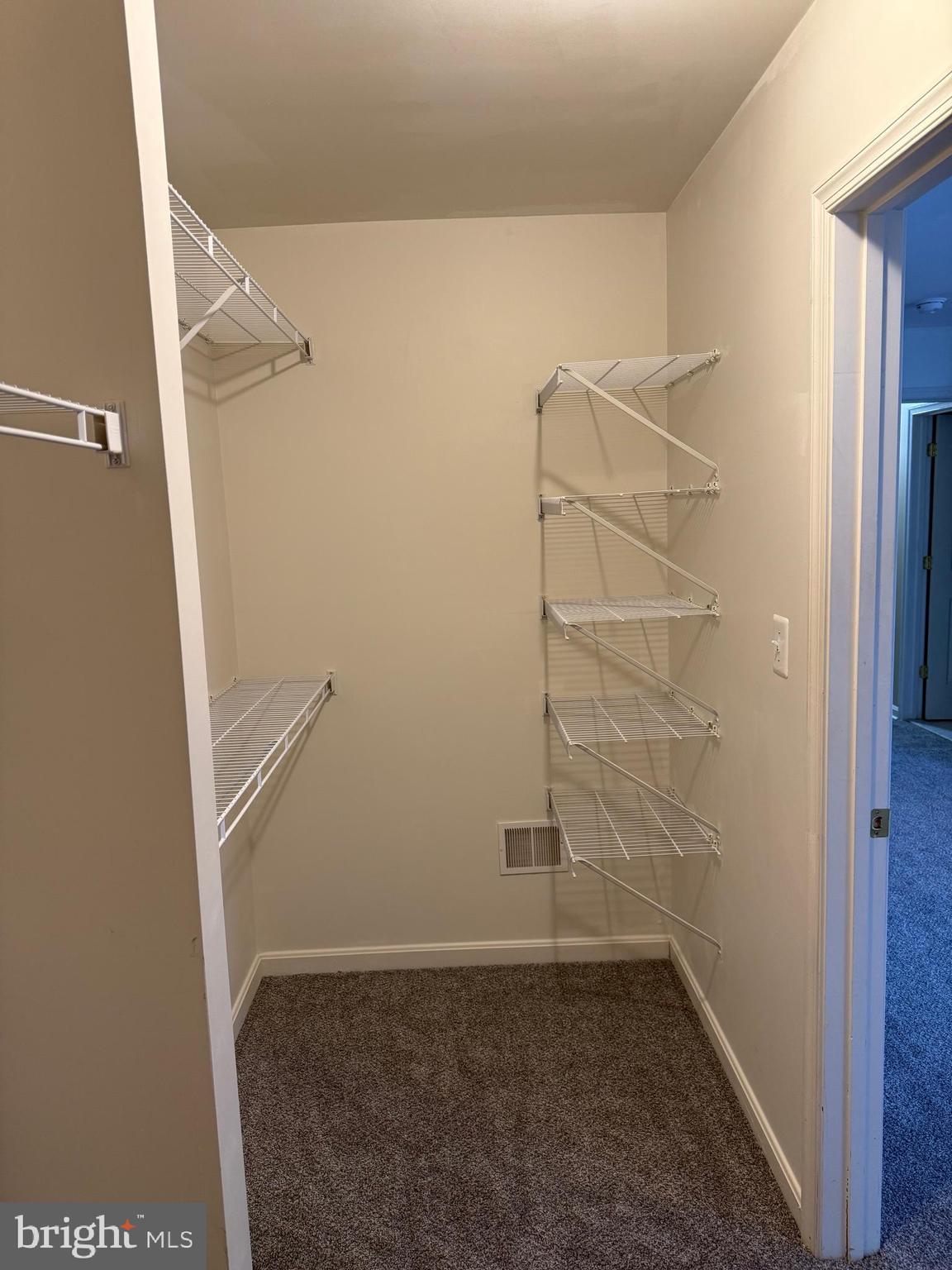 SEVEN OAKS - Residential