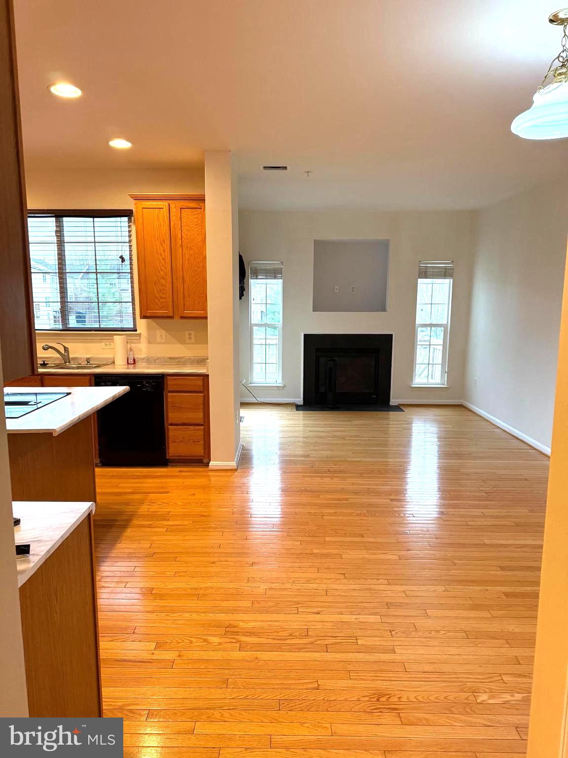 SEVEN OAKS - Residential