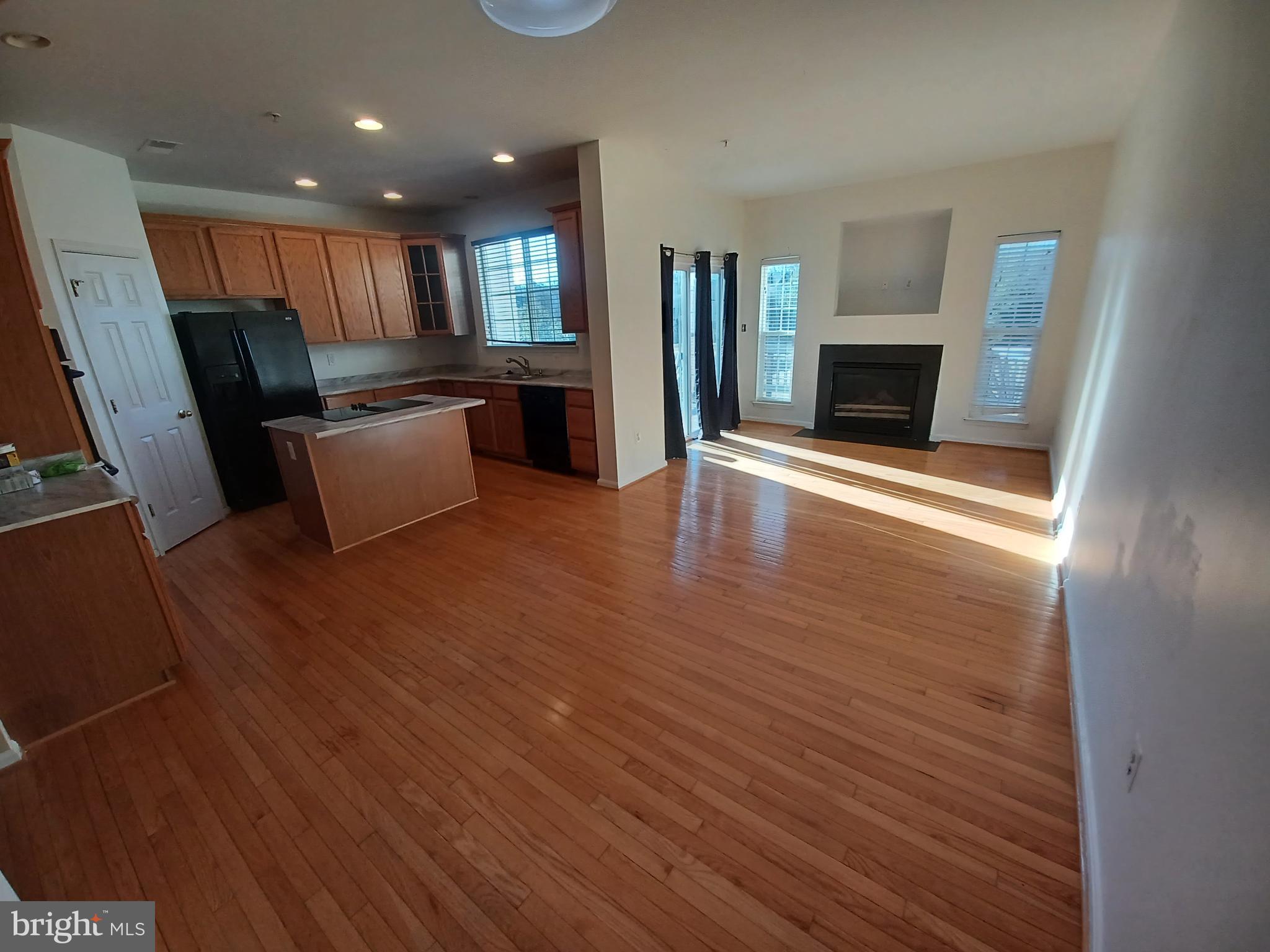 SEVEN OAKS - Residential