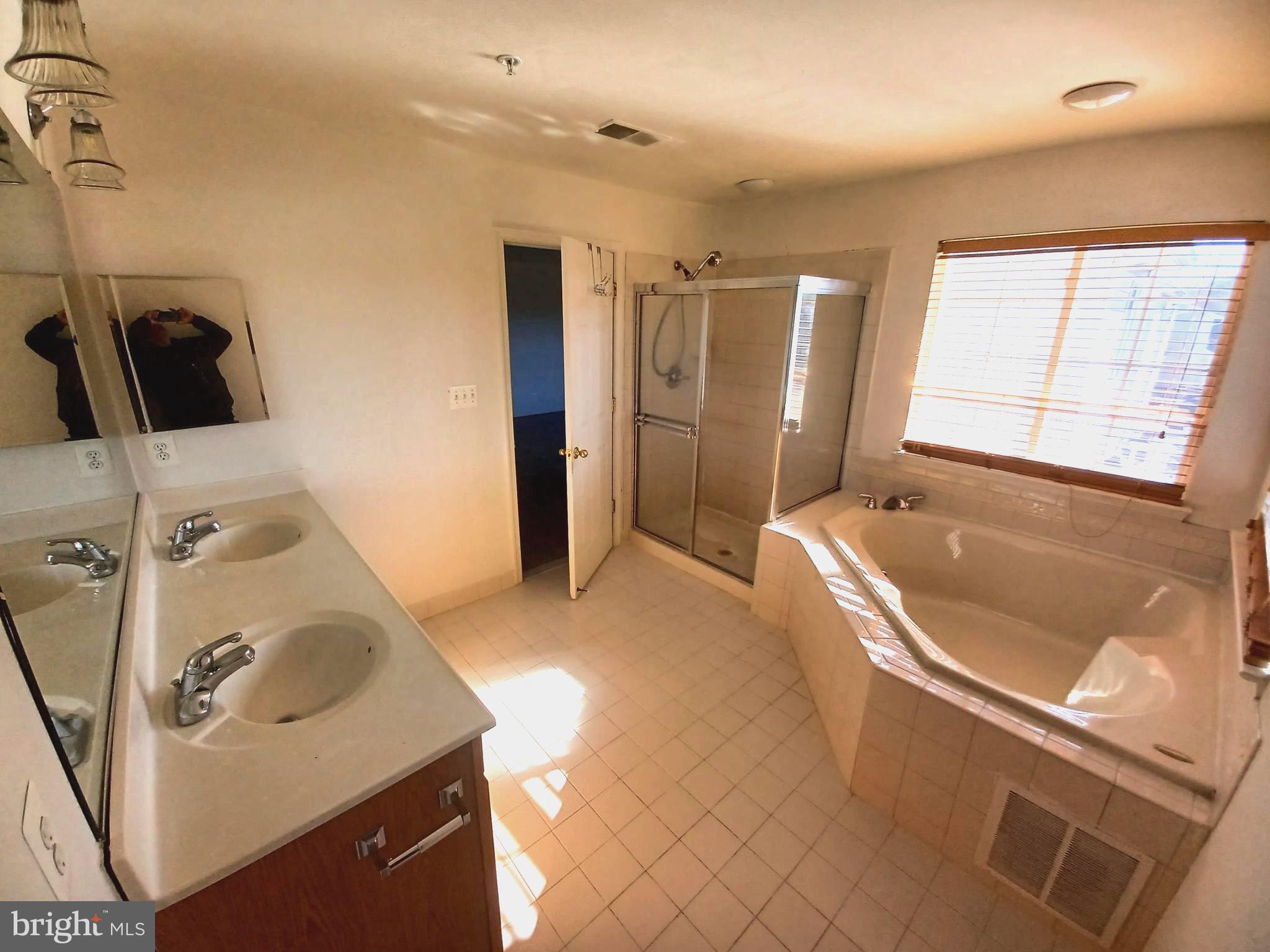 SEVEN OAKS - Residential