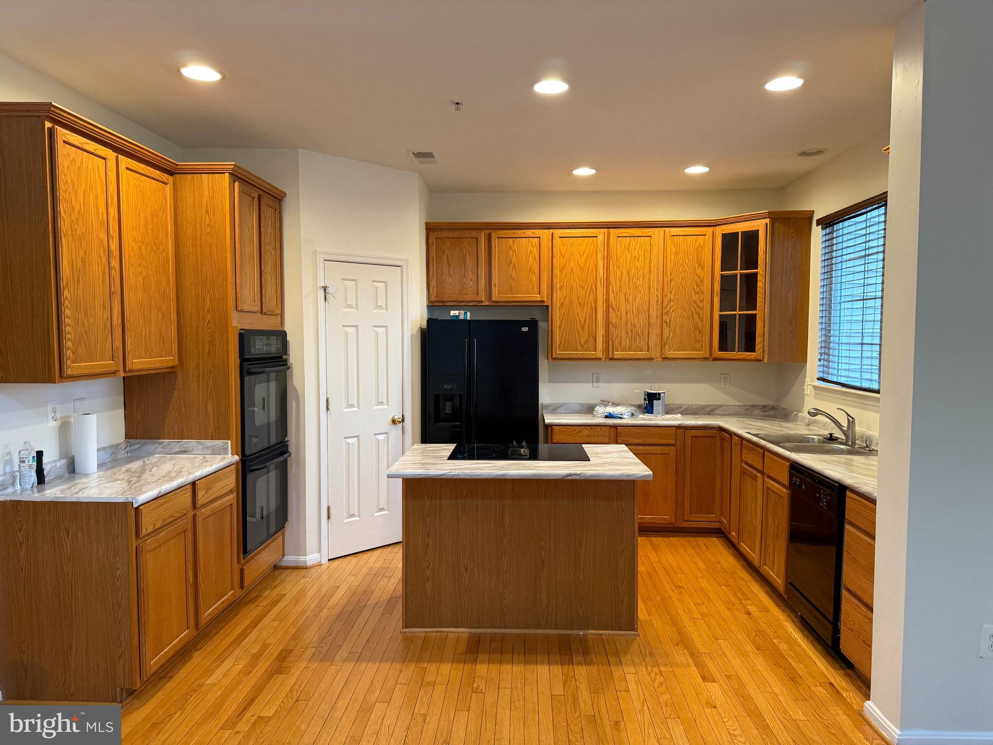 SEVEN OAKS - Residential