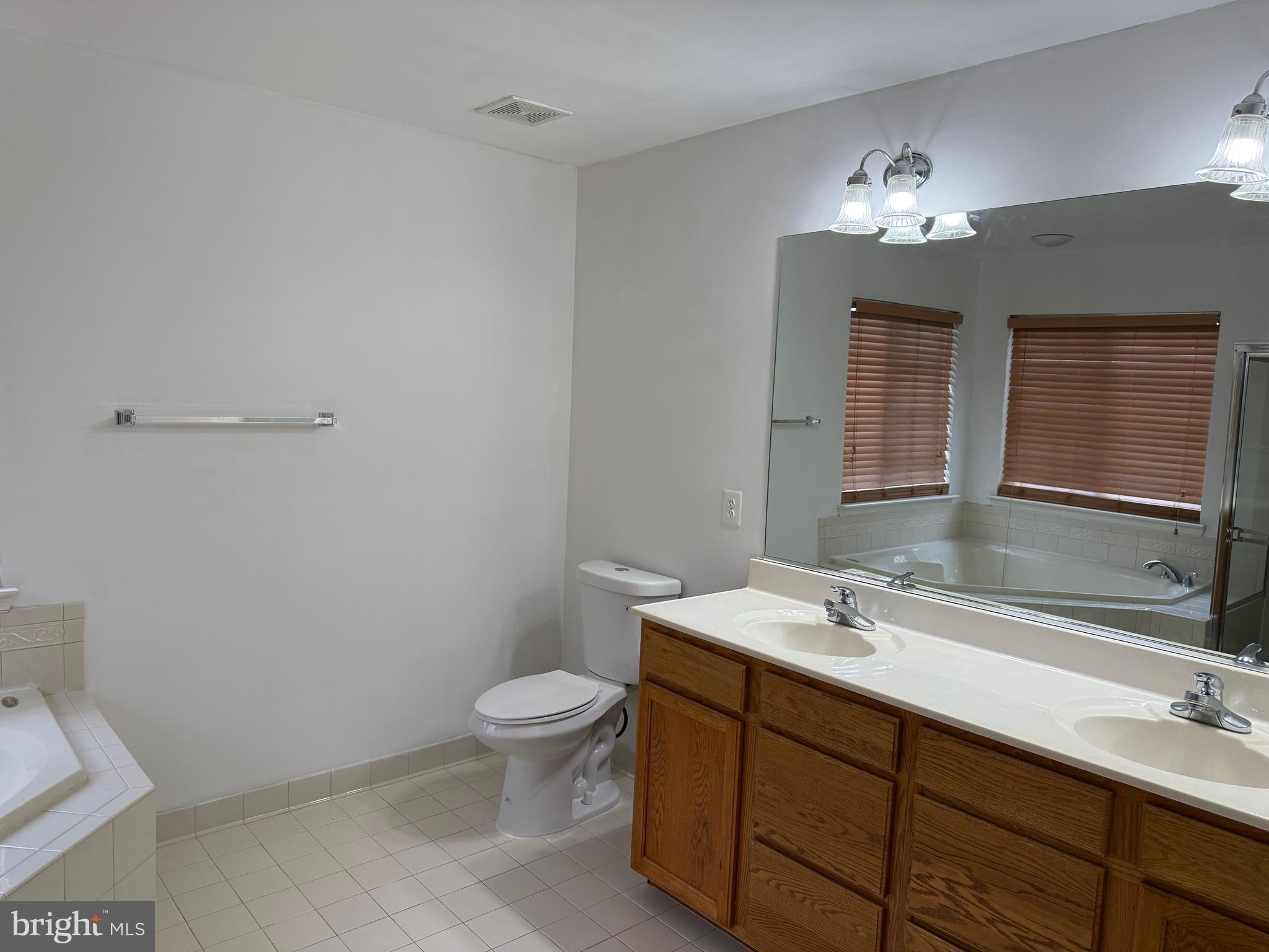 SEVEN OAKS - Residential