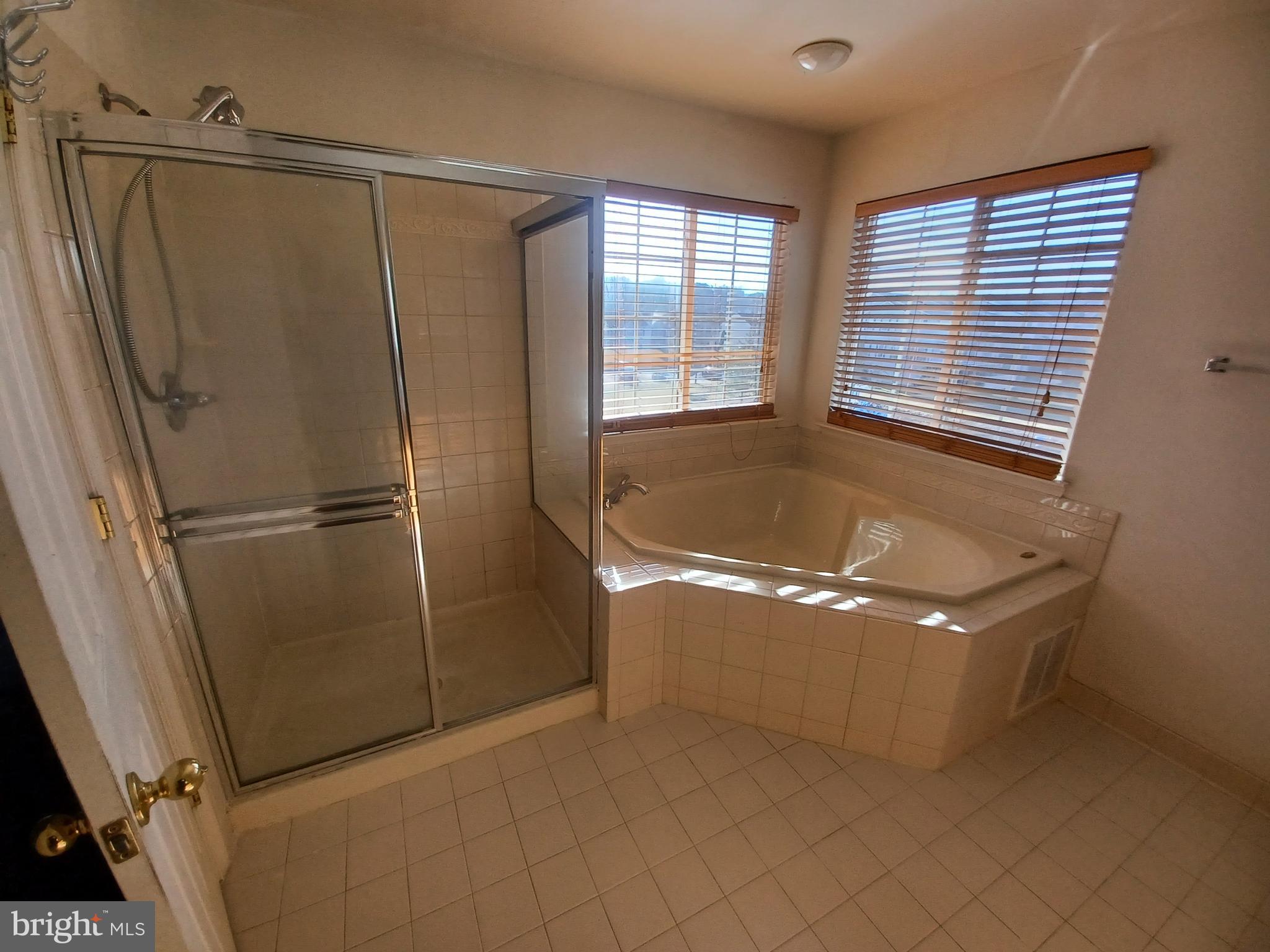 SEVEN OAKS - Residential