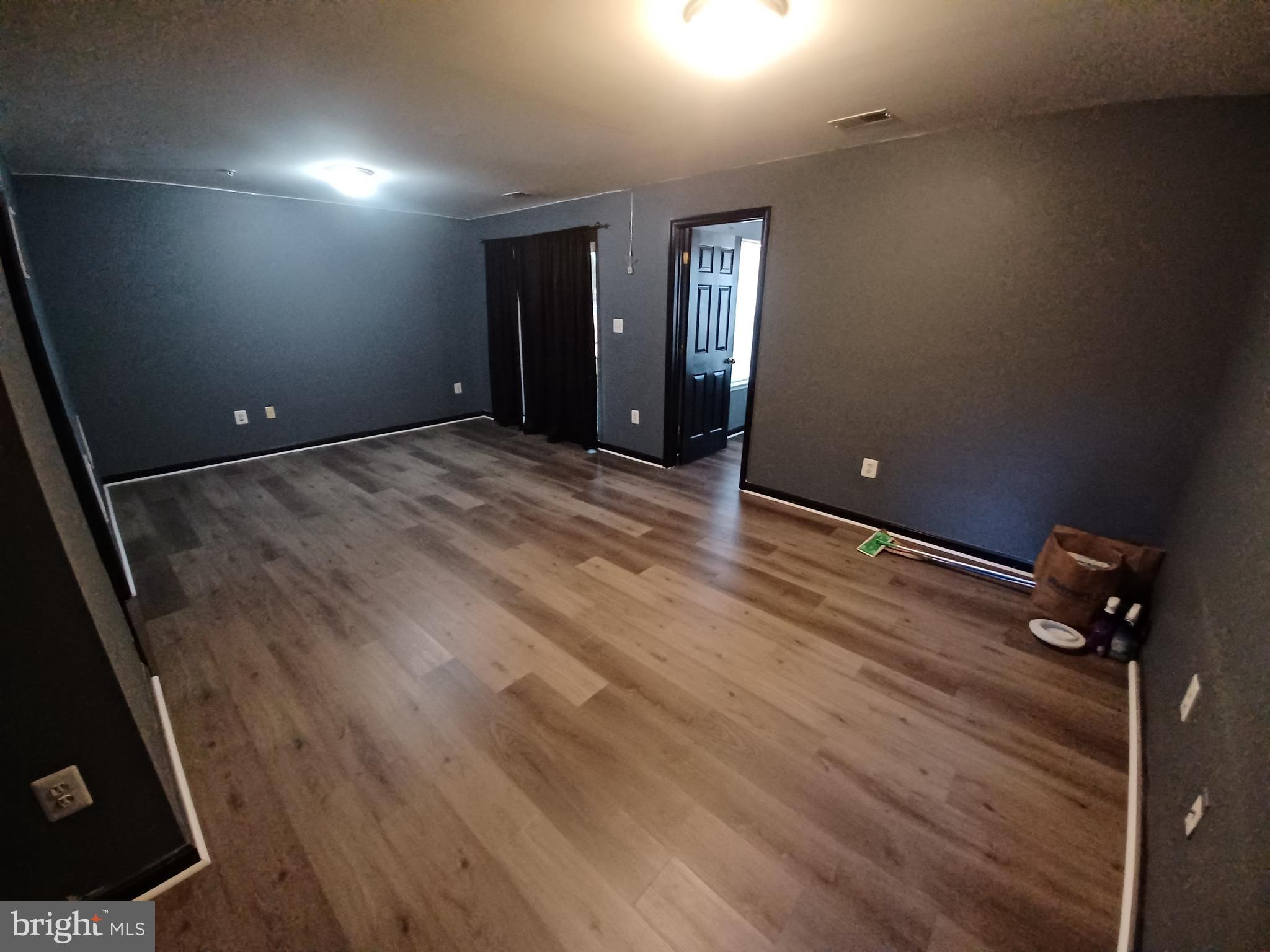 SEVEN OAKS - Residential