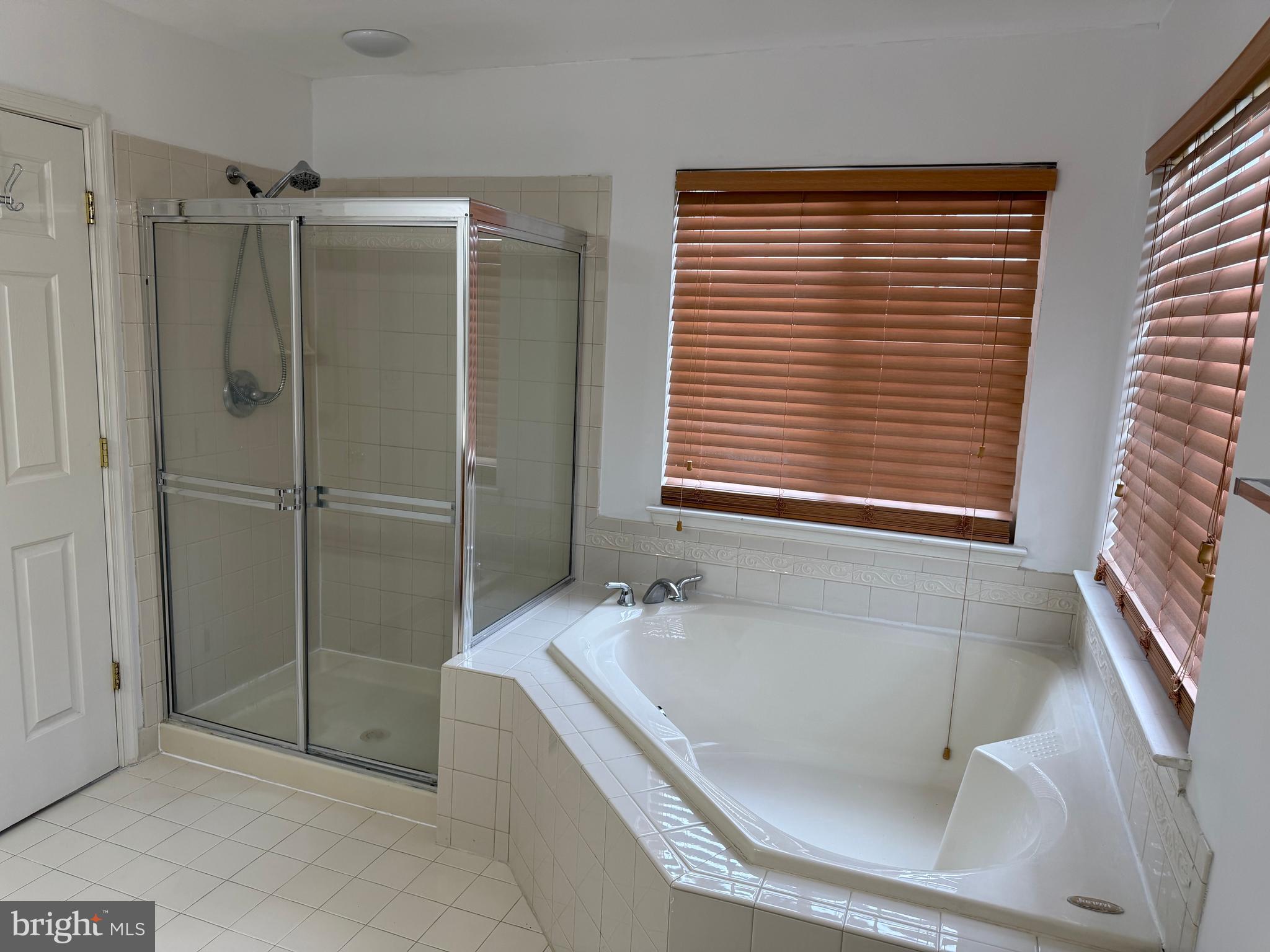 SEVEN OAKS - Residential