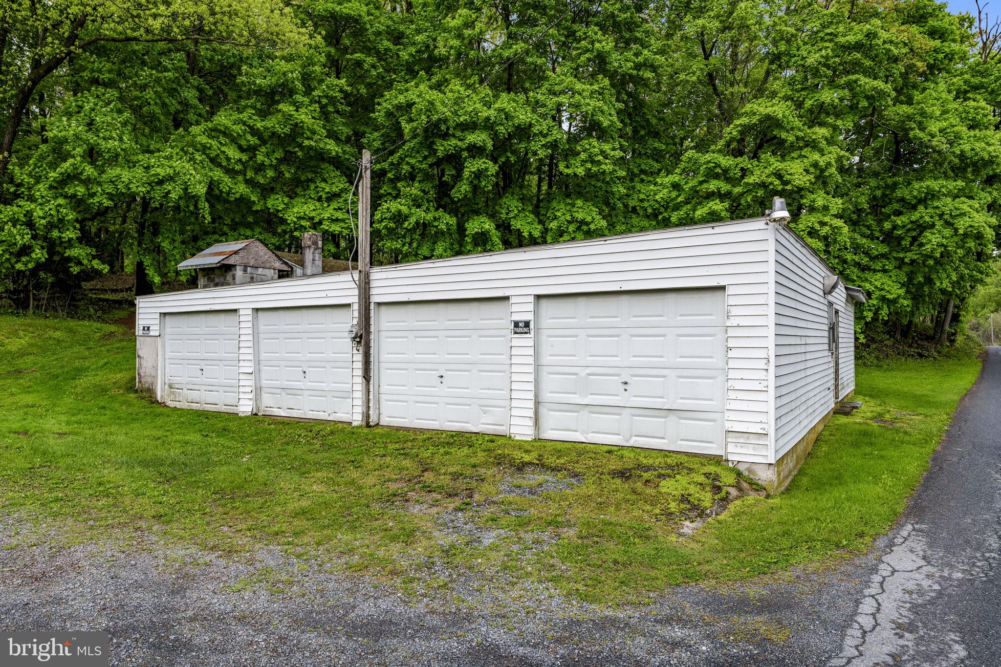 233 MOUNTAIN TRAIL ROAD