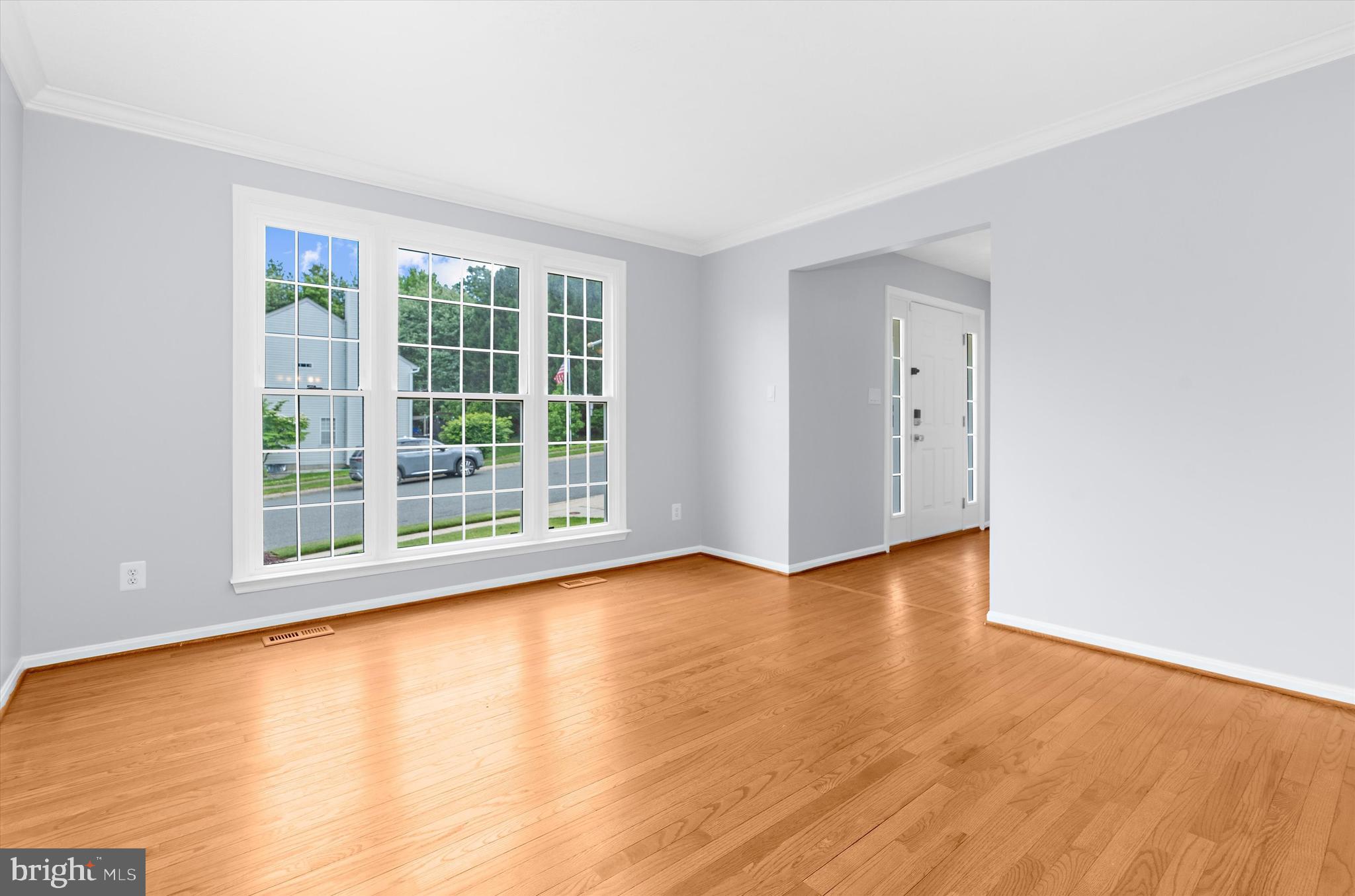 3216 HOLLY KNOLL COURT