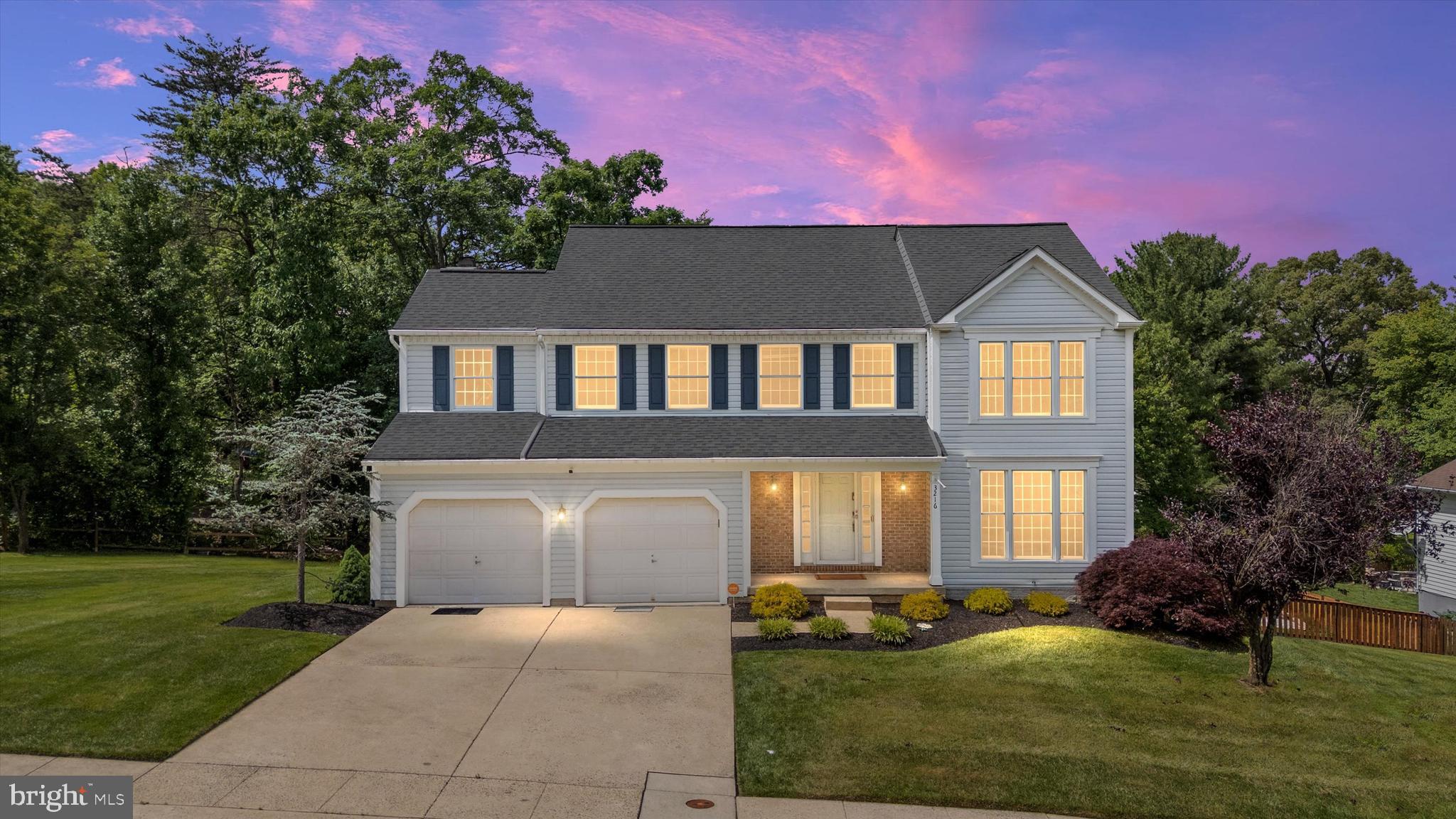 3216 HOLLY KNOLL COURT