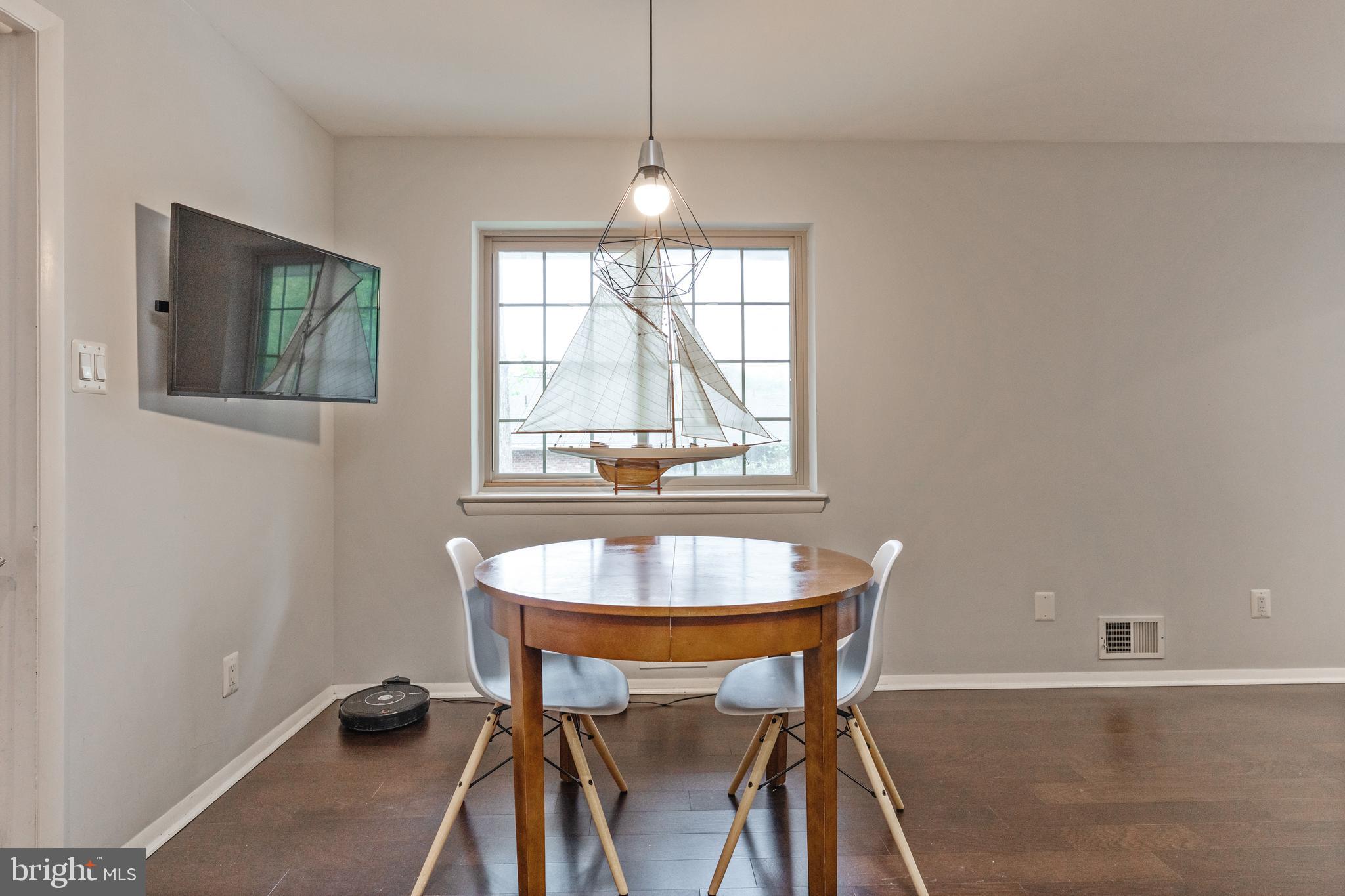 TANTALLON ON THE POTOMAC - Residential Lease