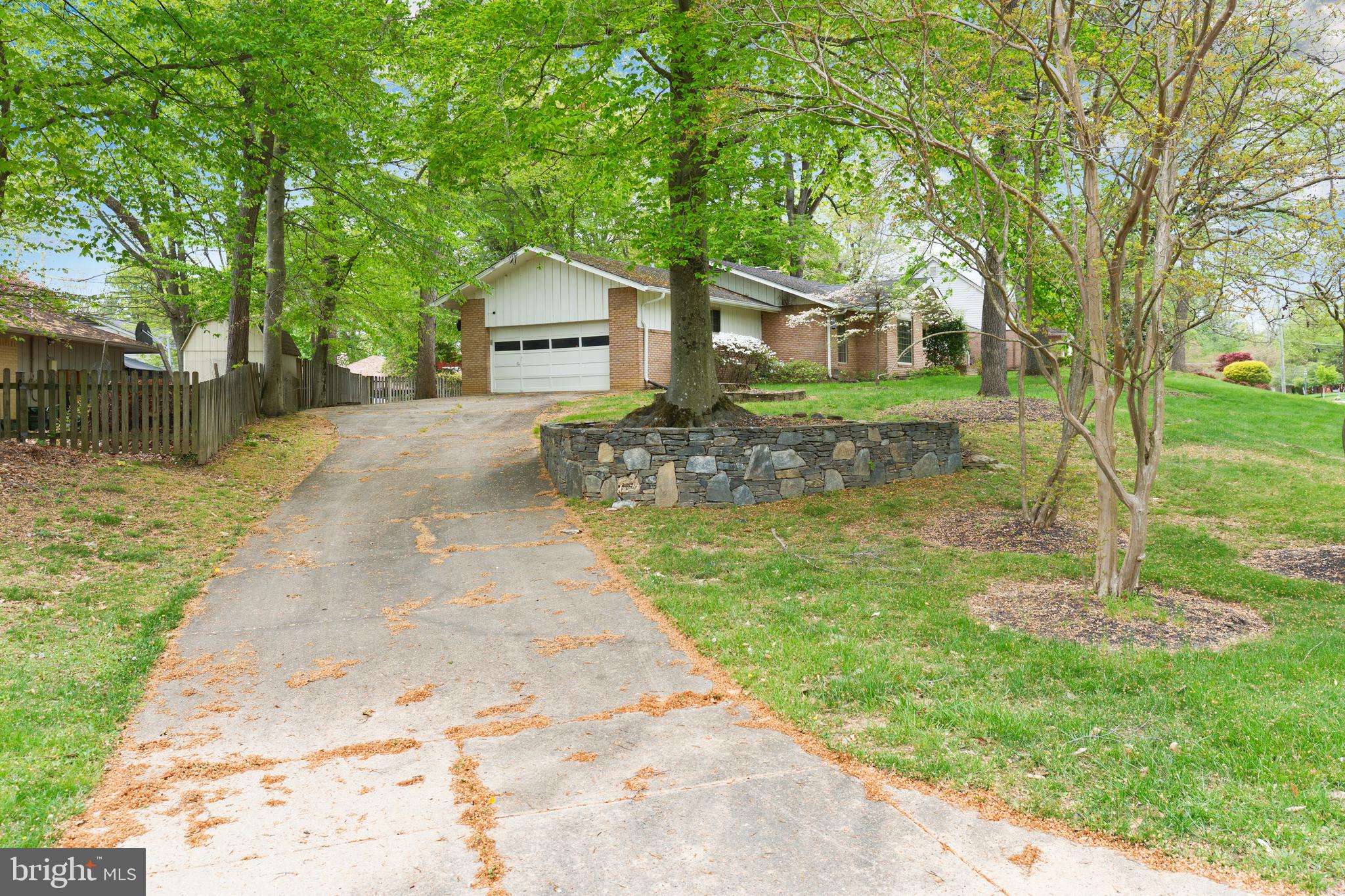 TANTALLON ON THE POTOMAC - Residential Lease