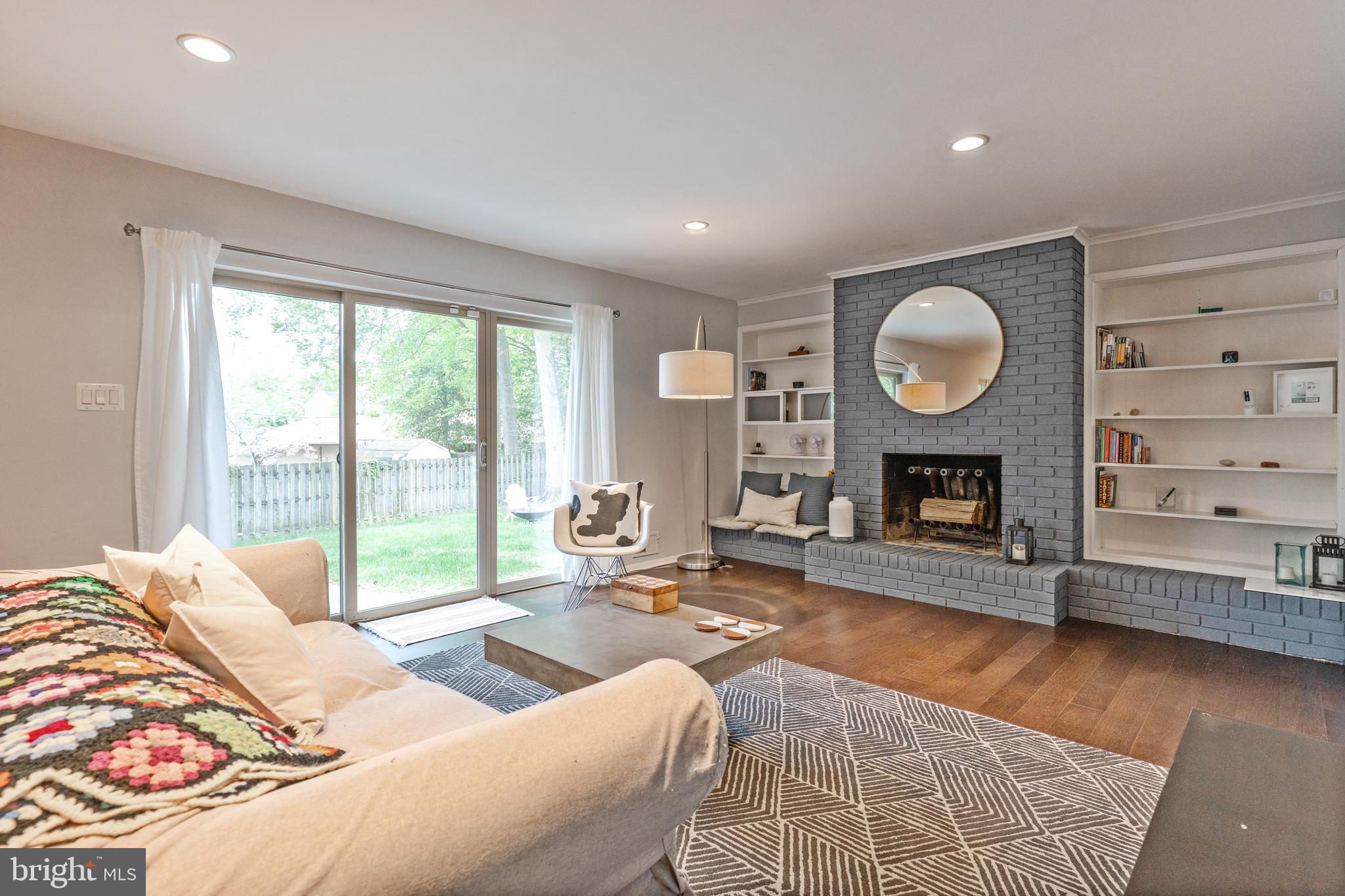 TANTALLON ON THE POTOMAC - Residential Lease