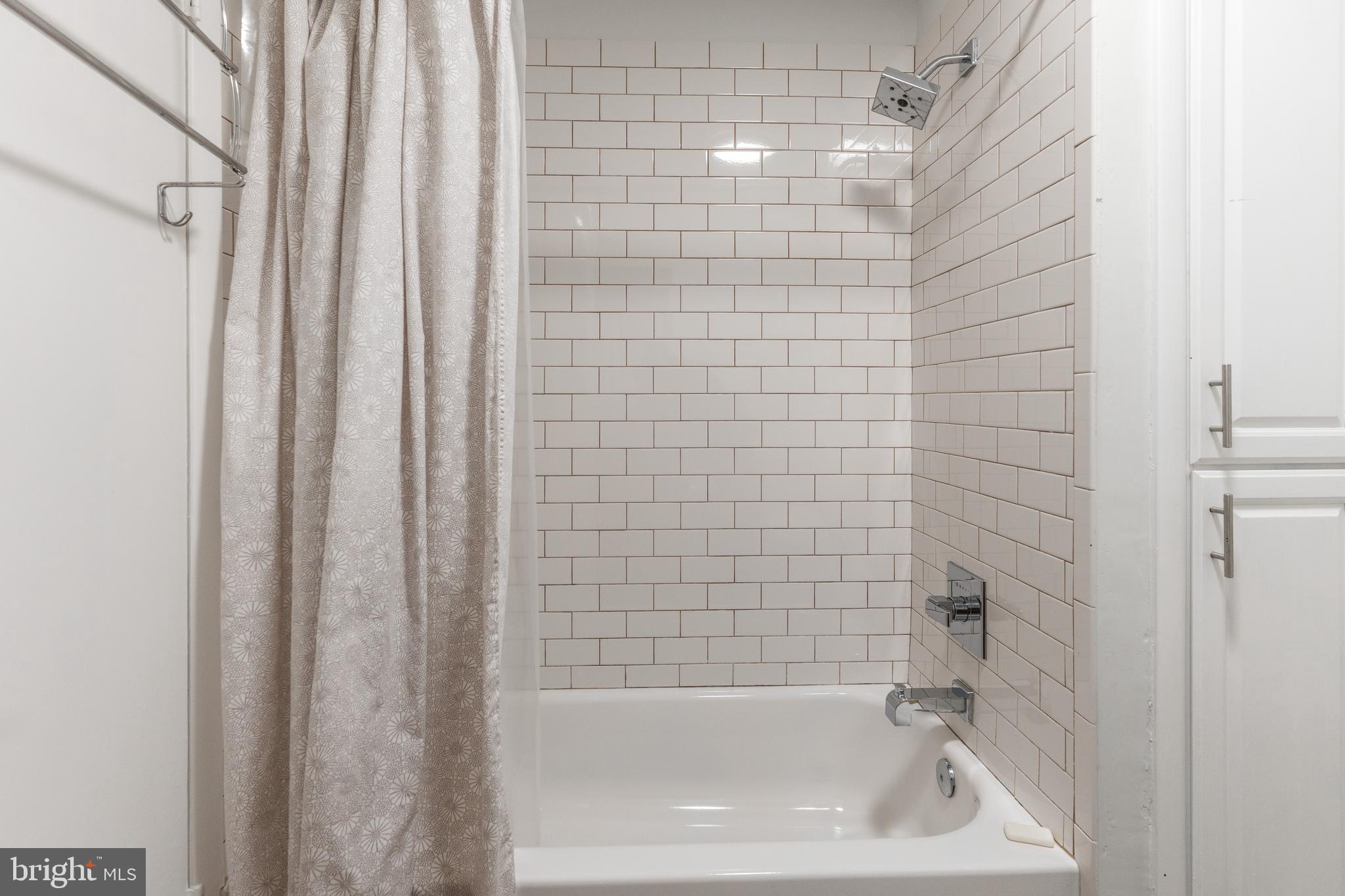 TANTALLON ON THE POTOMAC - Residential Lease