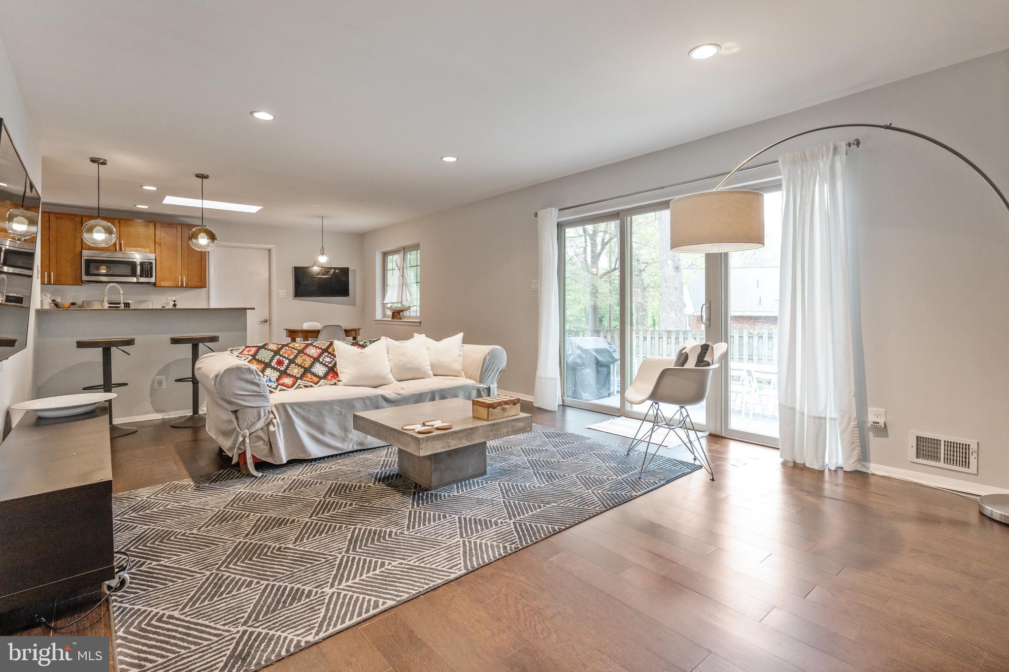 TANTALLON ON THE POTOMAC - Residential Lease