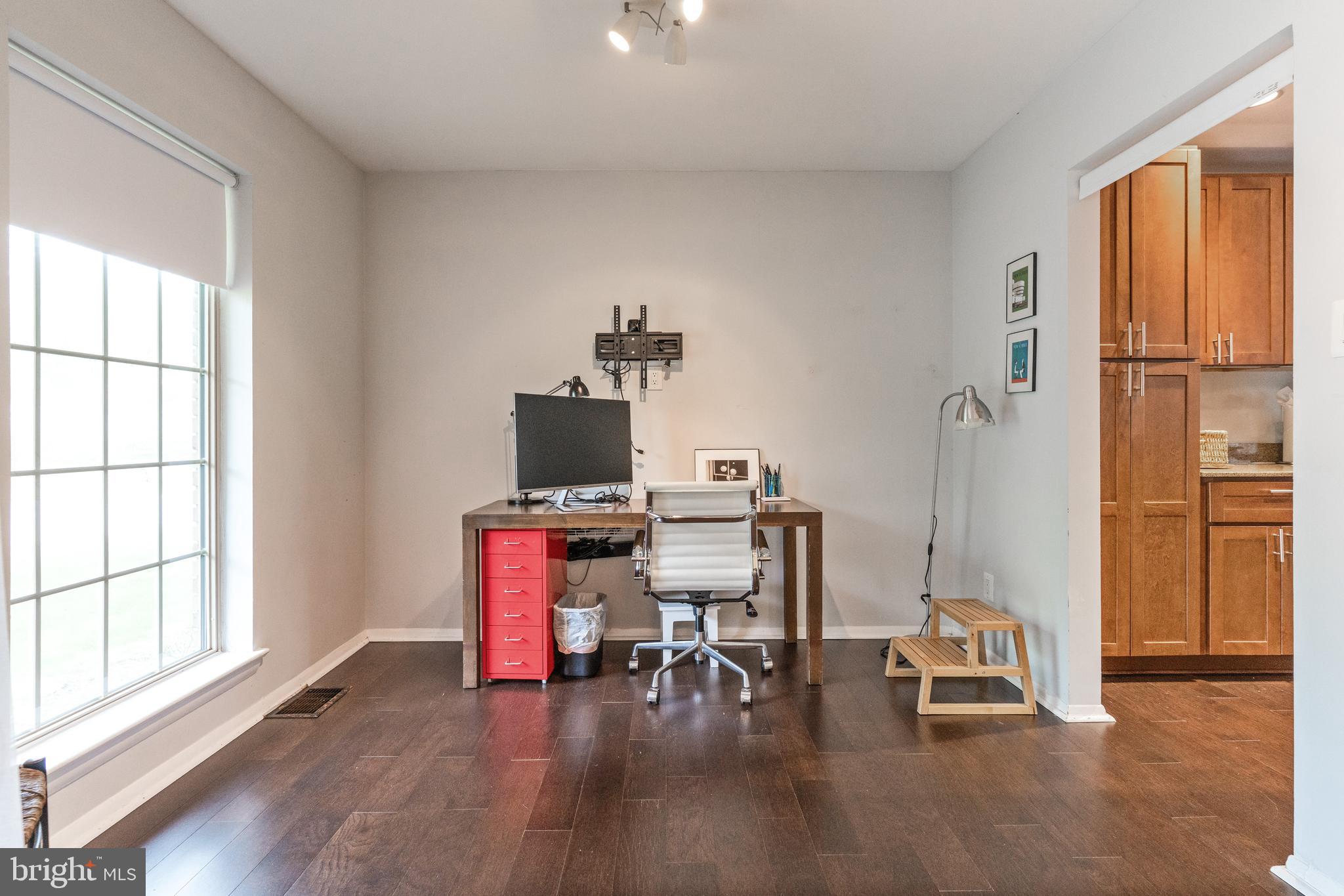 TANTALLON ON THE POTOMAC - Residential Lease