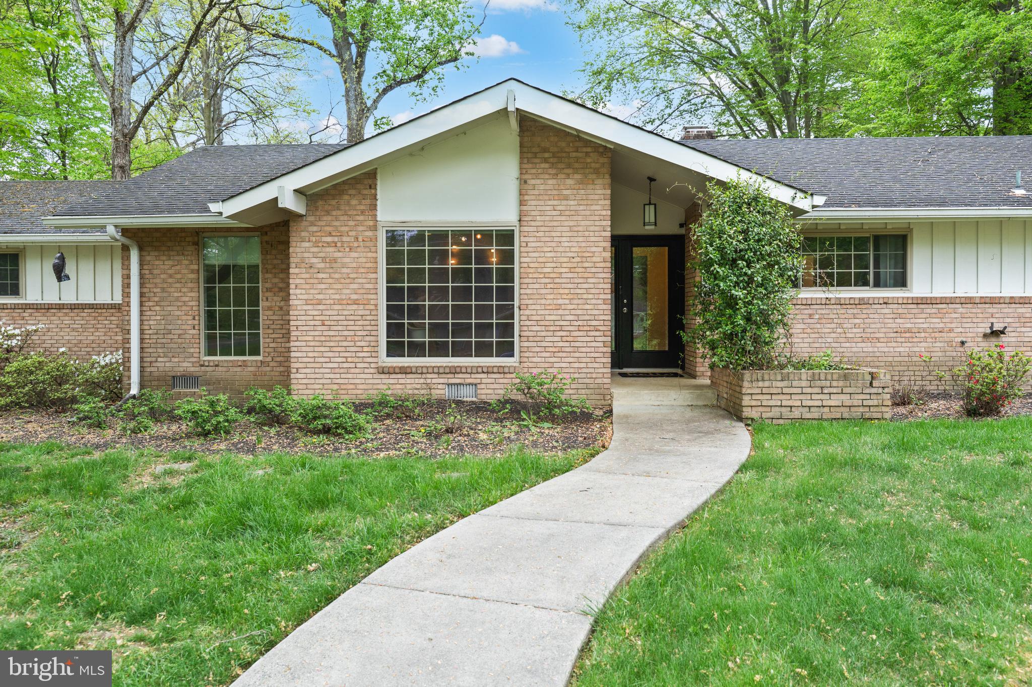 TANTALLON ON THE POTOMAC - Residential Lease