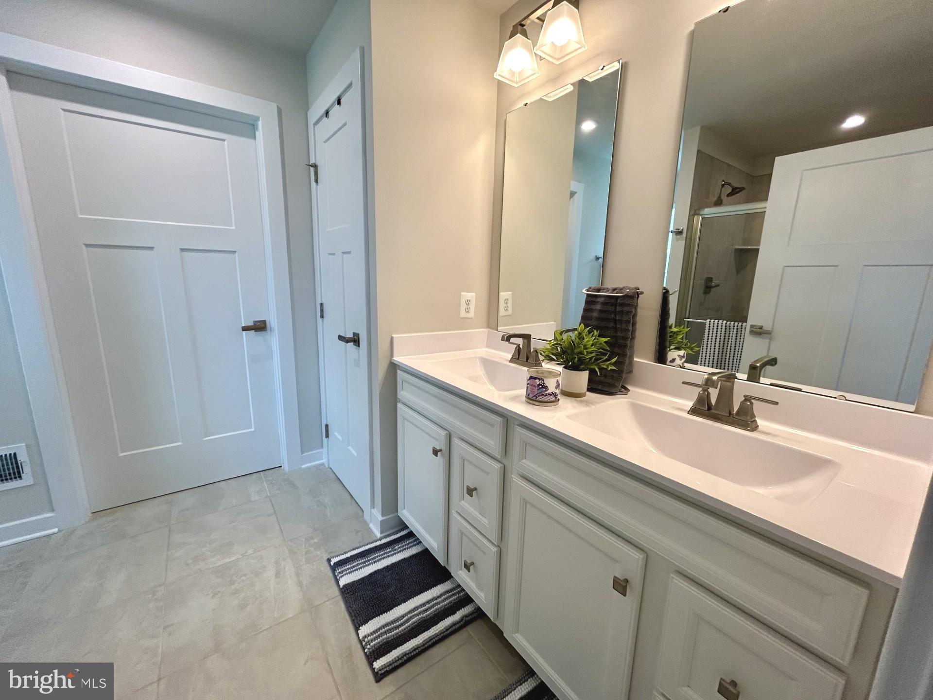 CARDINAL POINTE - Residential