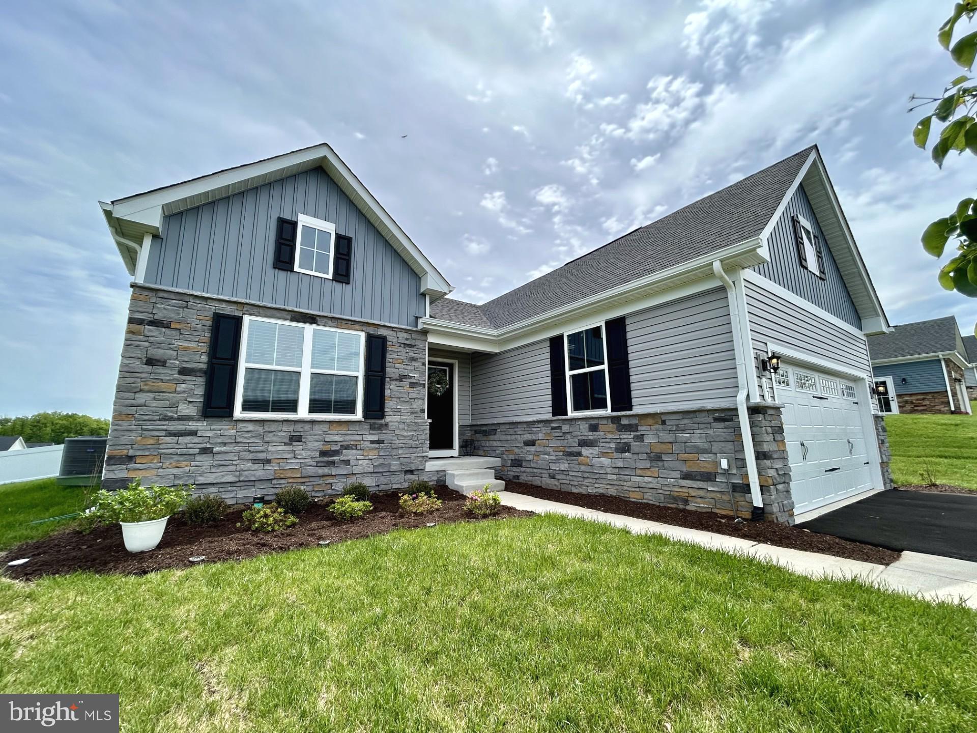 CARDINAL POINTE - Residential