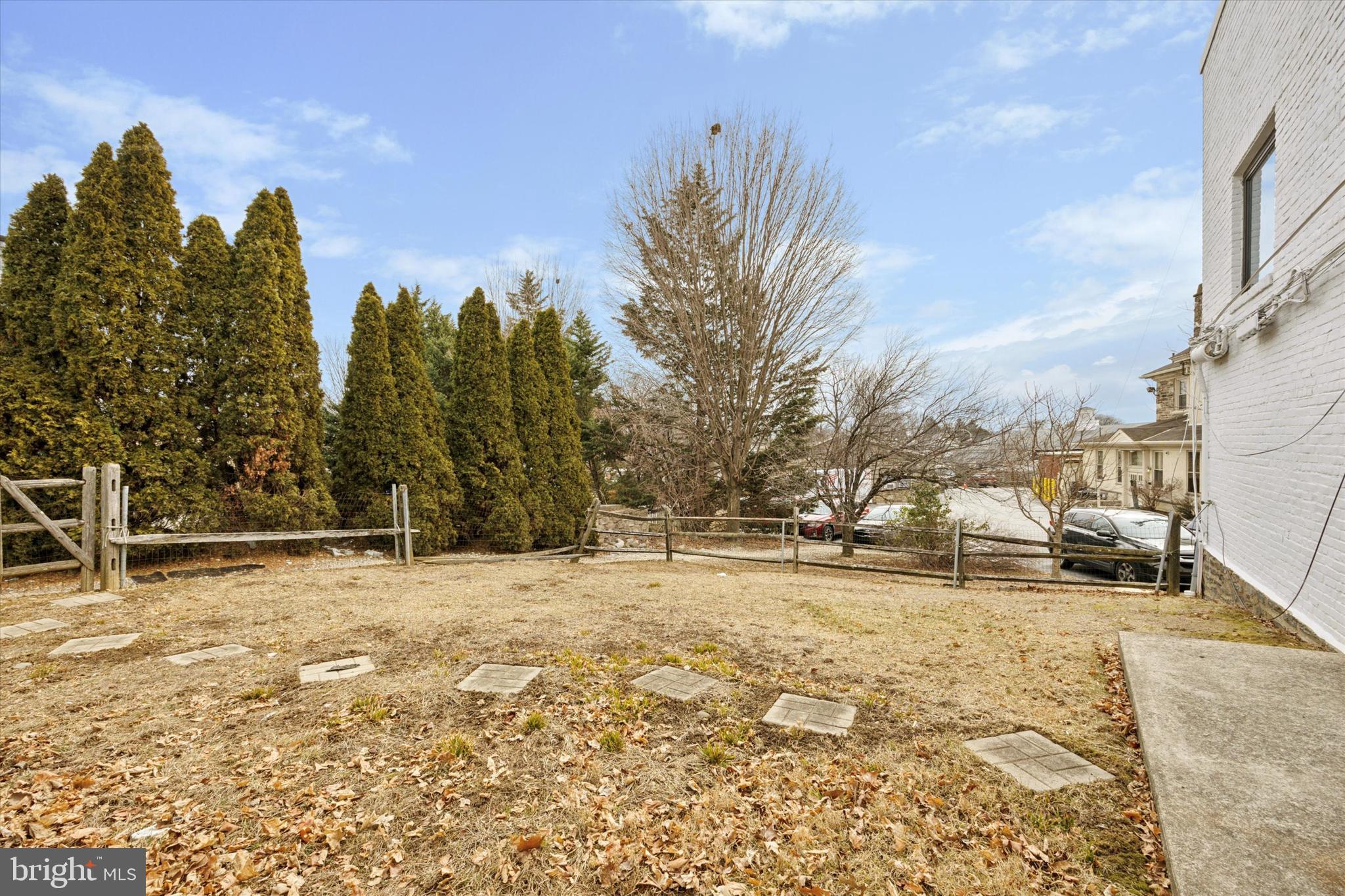 OAKMONT - Commercial Sale