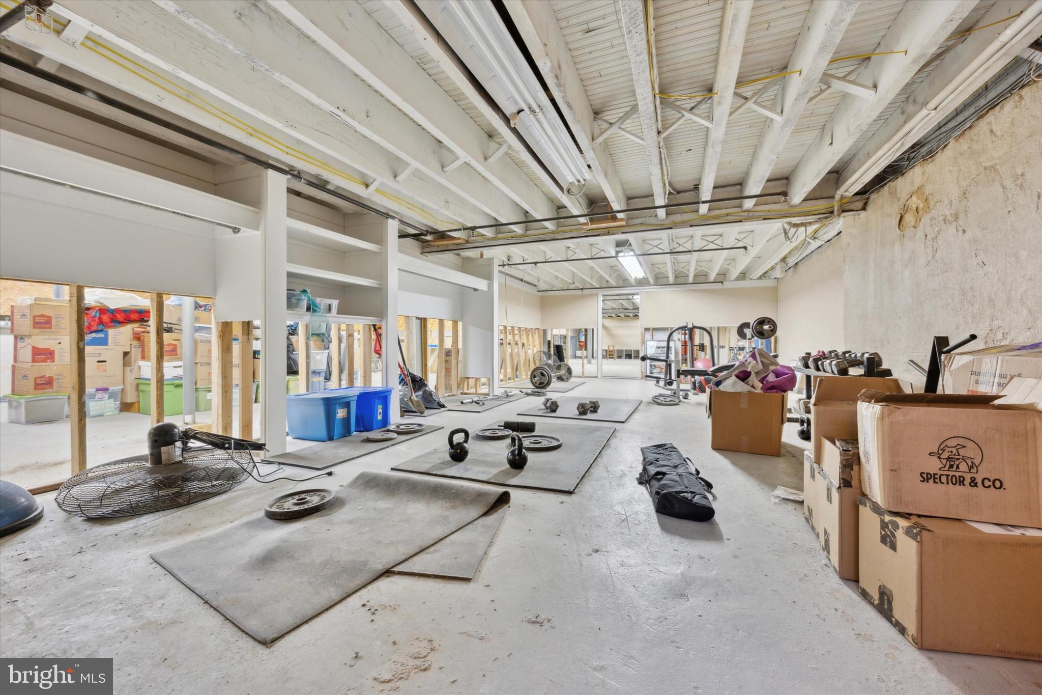 OAKMONT - Commercial Sale