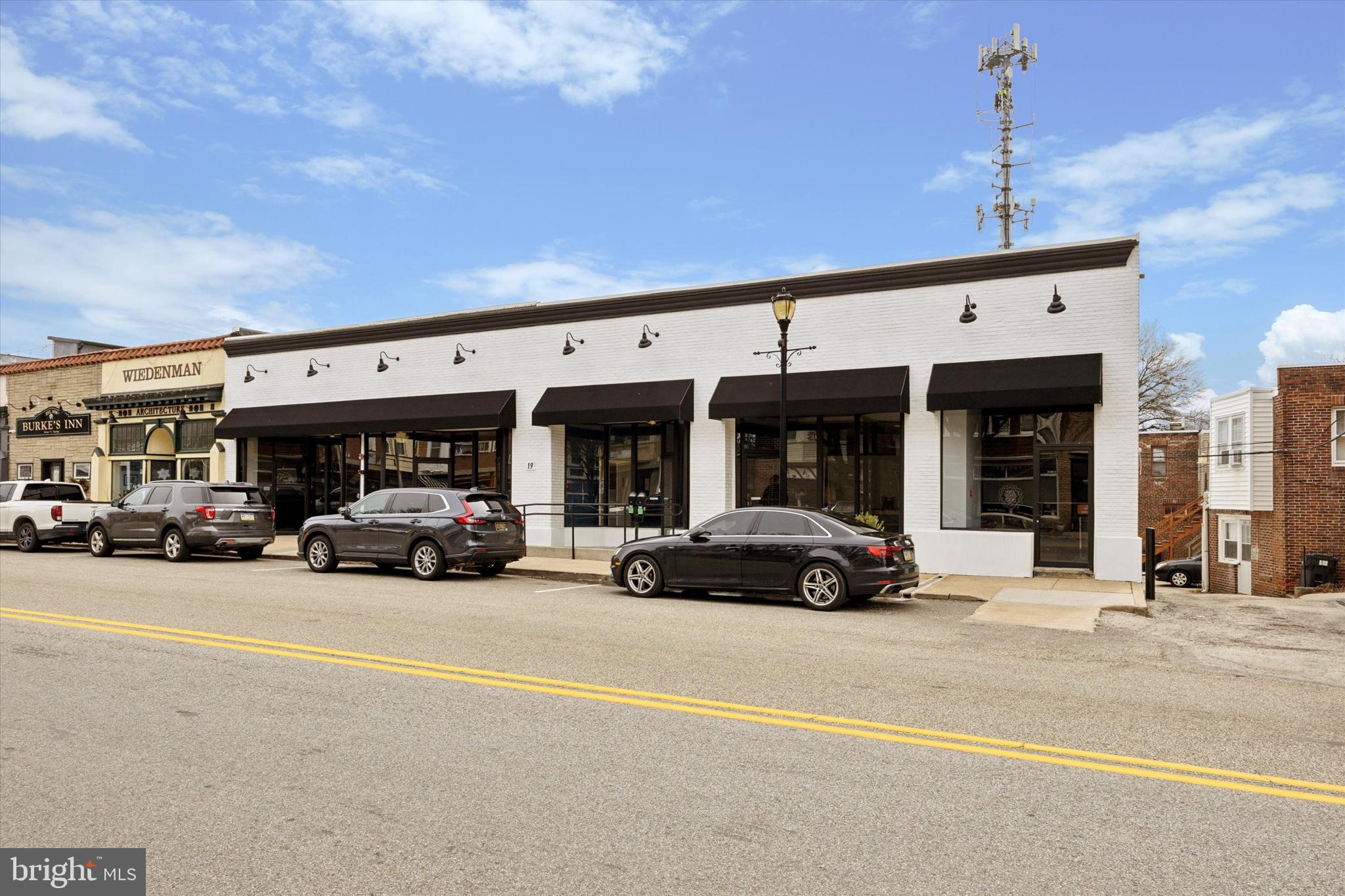 OAKMONT - Commercial Sale