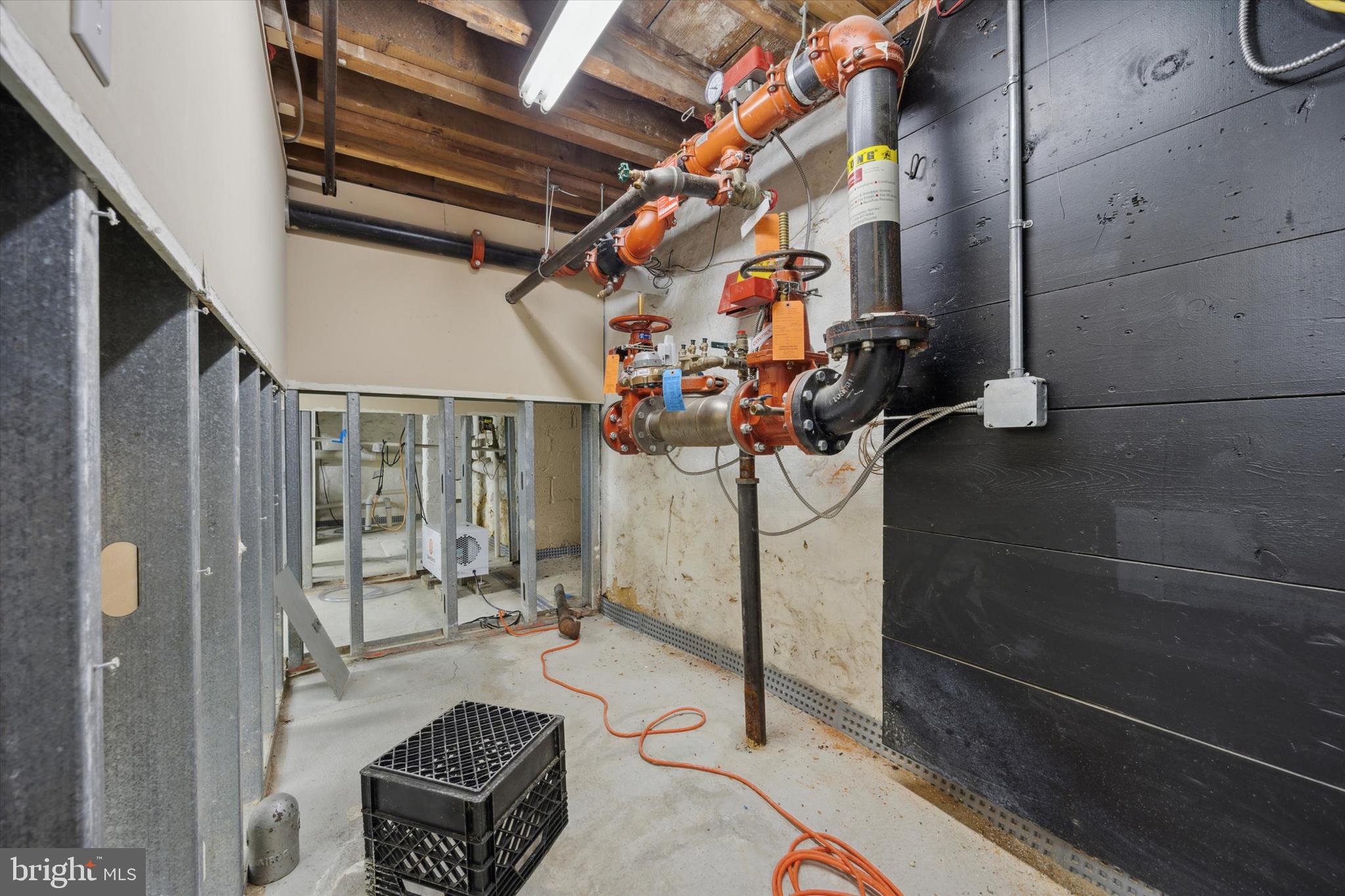 OAKMONT - Commercial Sale