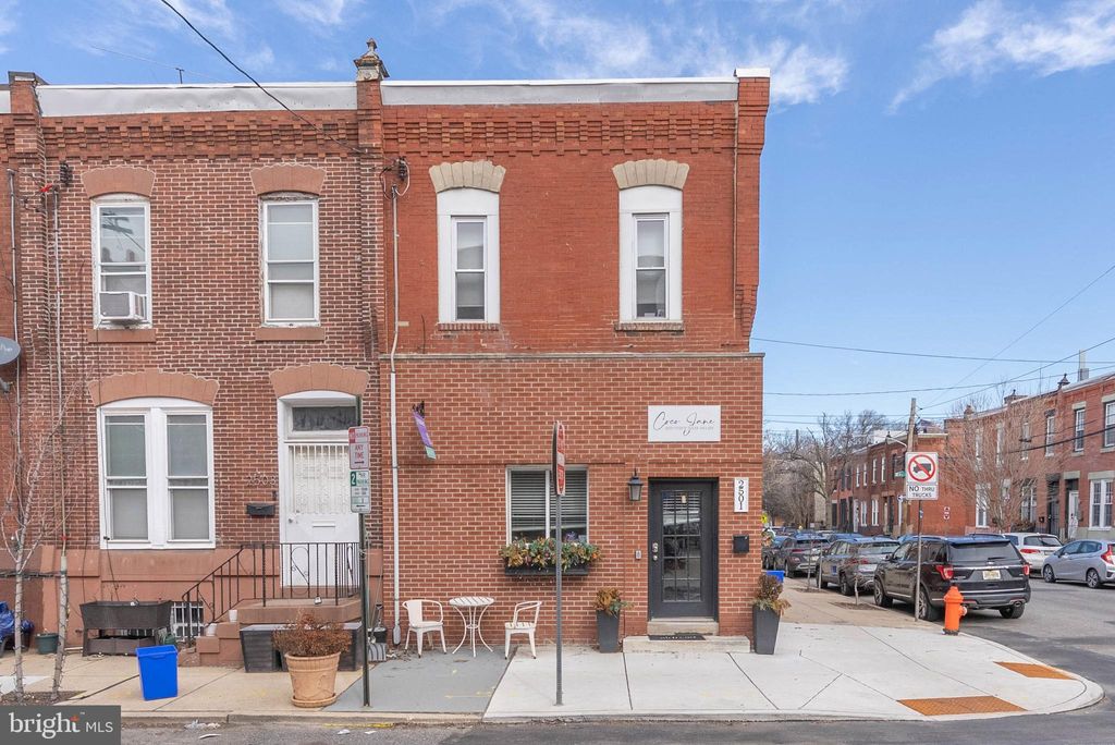 Photo of 2501 Carpenter Street, PHILADELPHIA, PA 19146 (MLS # PAPH2563270)