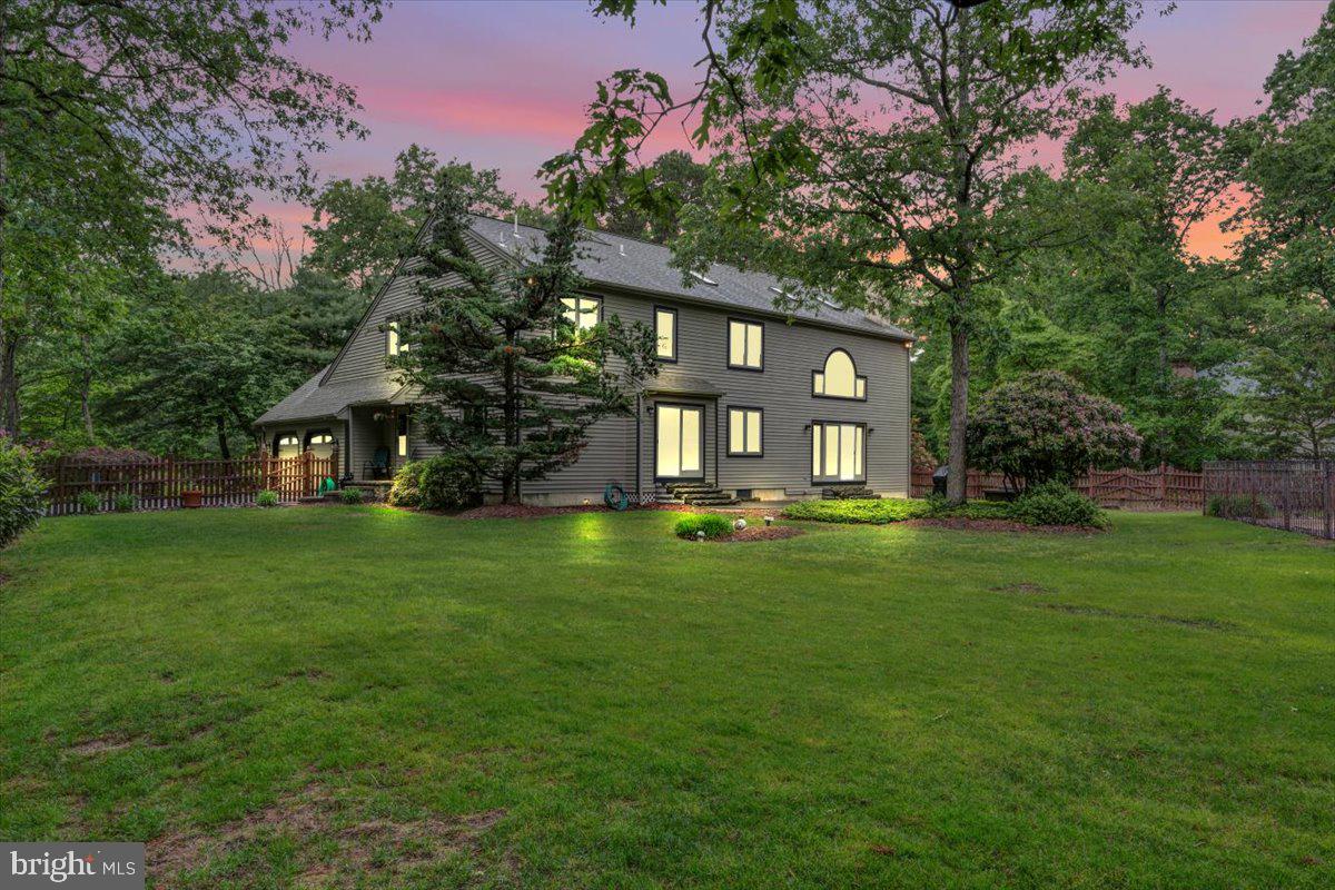 8 WINCHESTER COURT