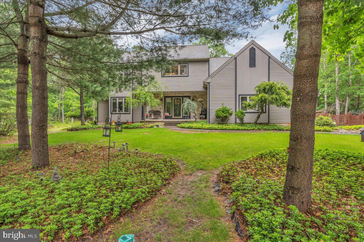 8 WINCHESTER COURT