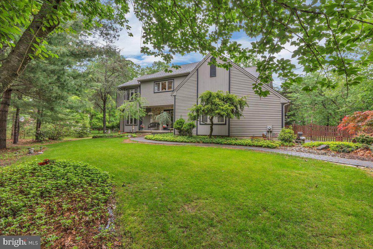 8 WINCHESTER COURT