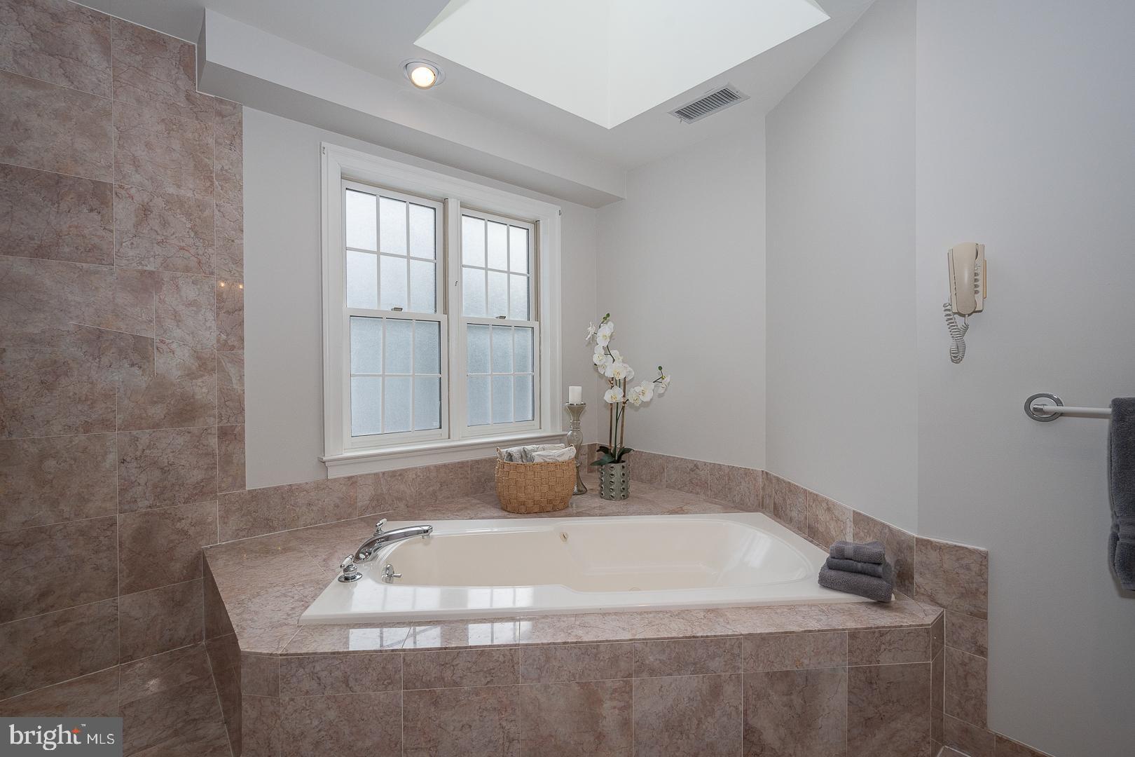 SOUTH WAYNE - Residential