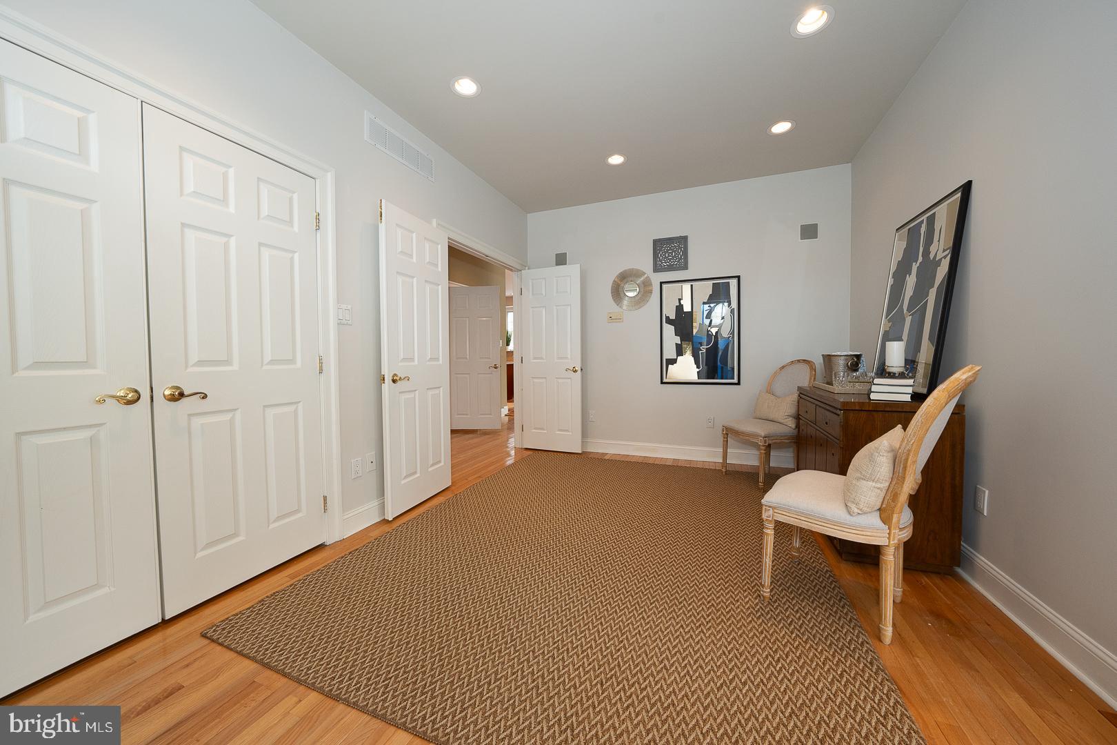 SOUTH WAYNE - Residential