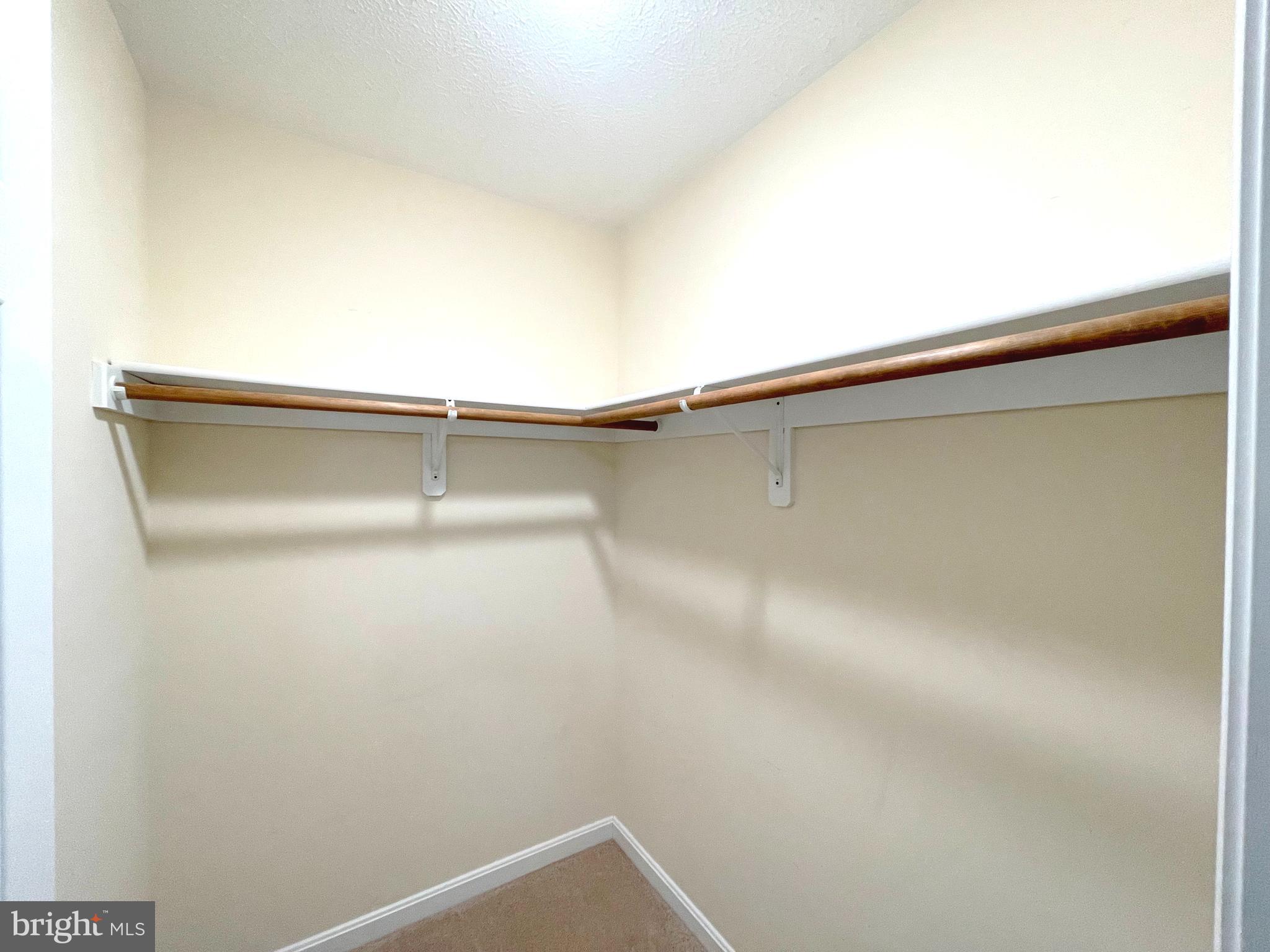 COUNTRY LAKES - Residential Lease